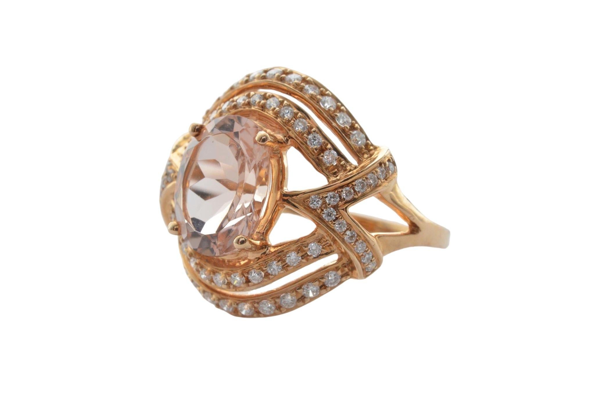Contemporaneo Sunita Nahata Morganite 2.33ct. Anello fantasia in oro rosa 18 carati con diamante. in vendita