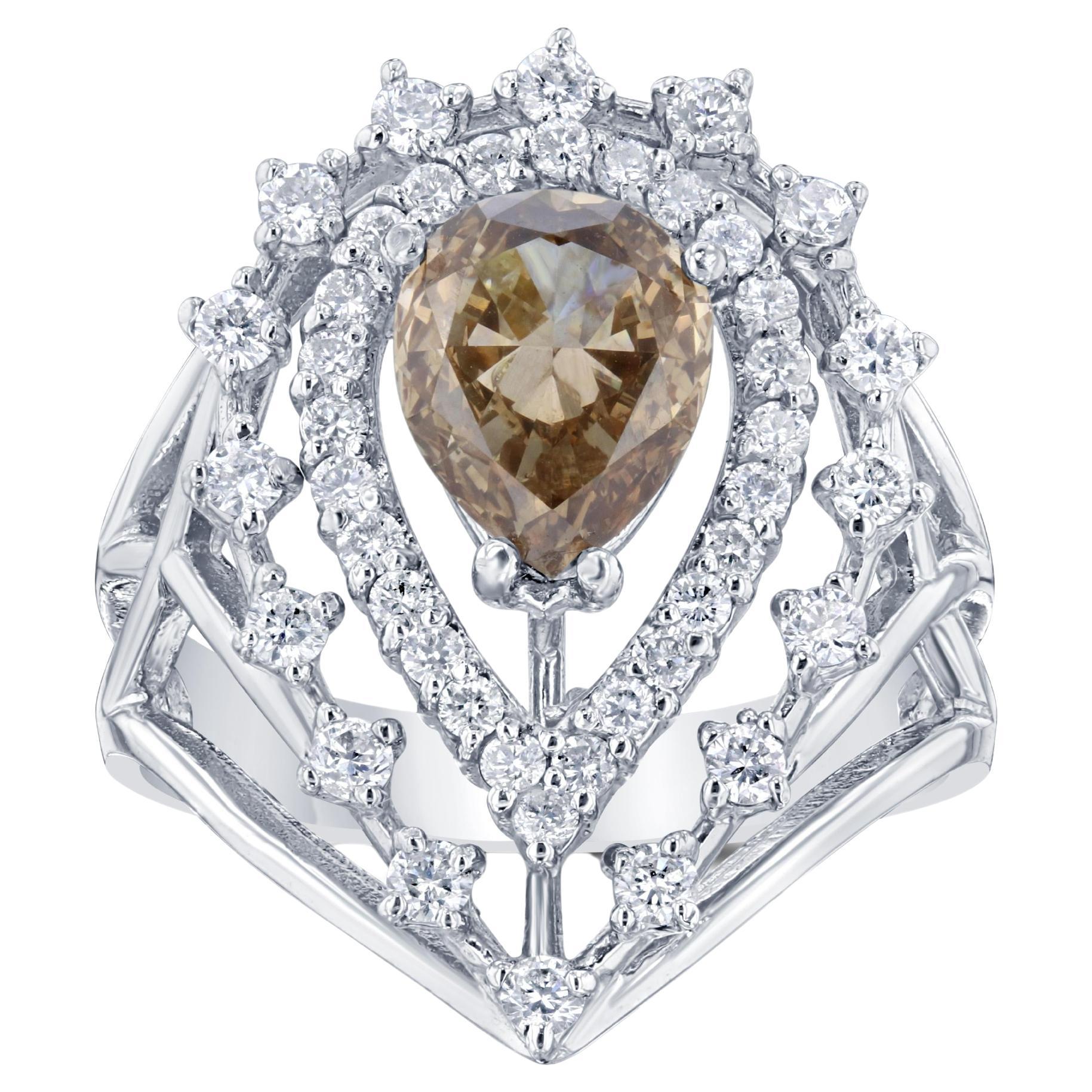 Anello da cocktail con diamante marrone naturale da 2,33 carati e diamante bianco in oro bianco da 18 carati