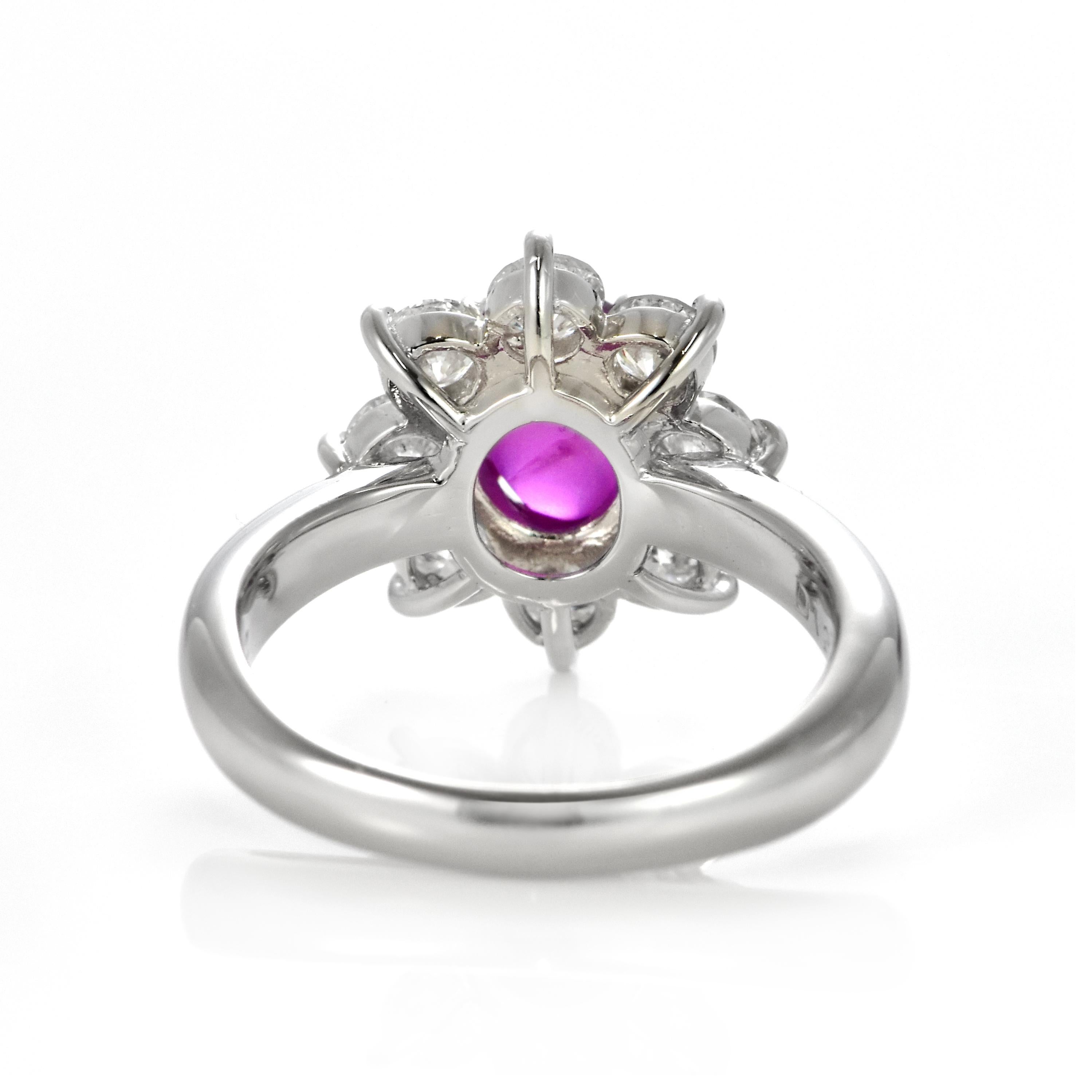 Anello con zaffiro viola naturale da 2,33 carati e diamante aureolato in platino in vendita 5