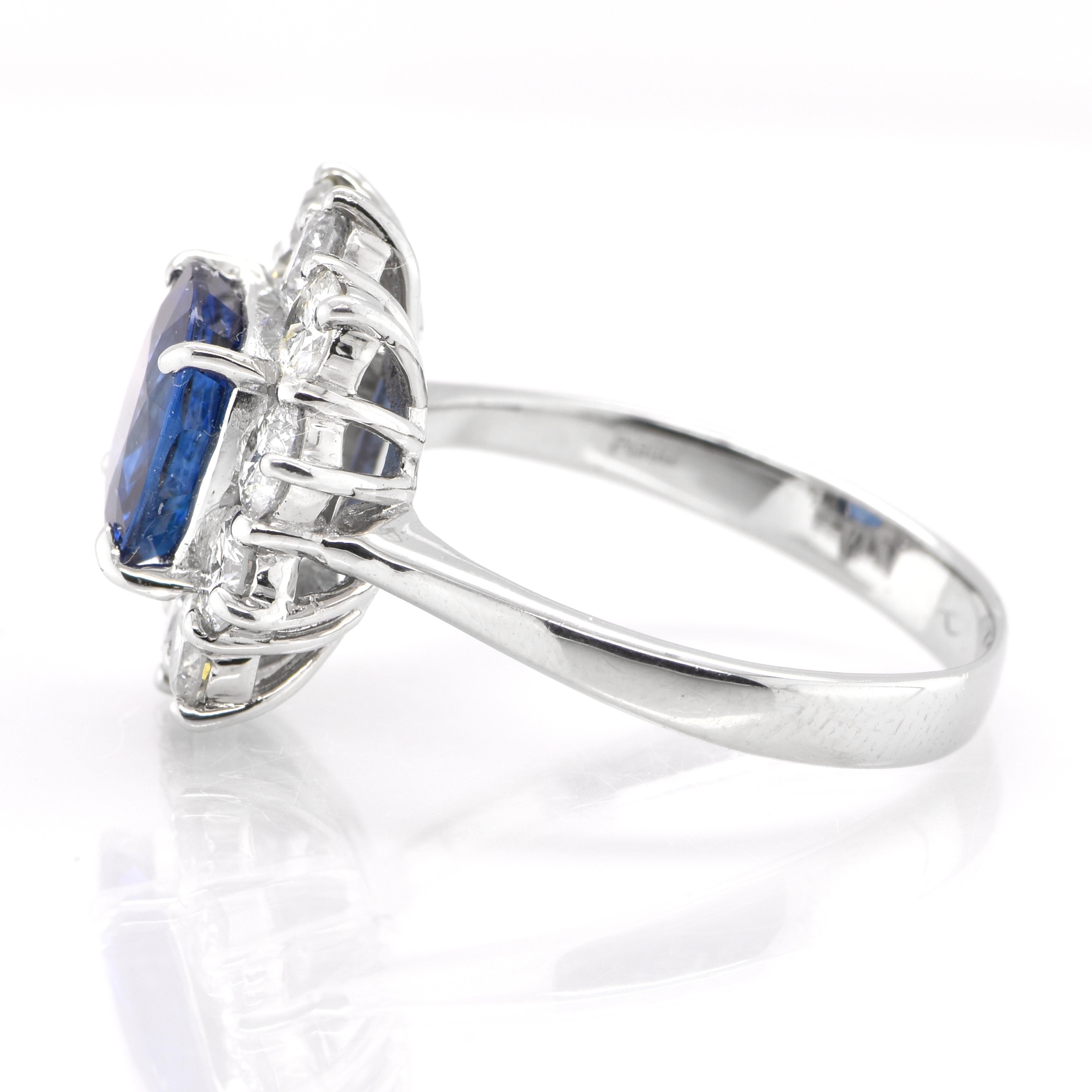 2.33 Carat Natural Sapphire and Diamond Halo Ring Set in Platinum In New Condition In Tokyo, JP