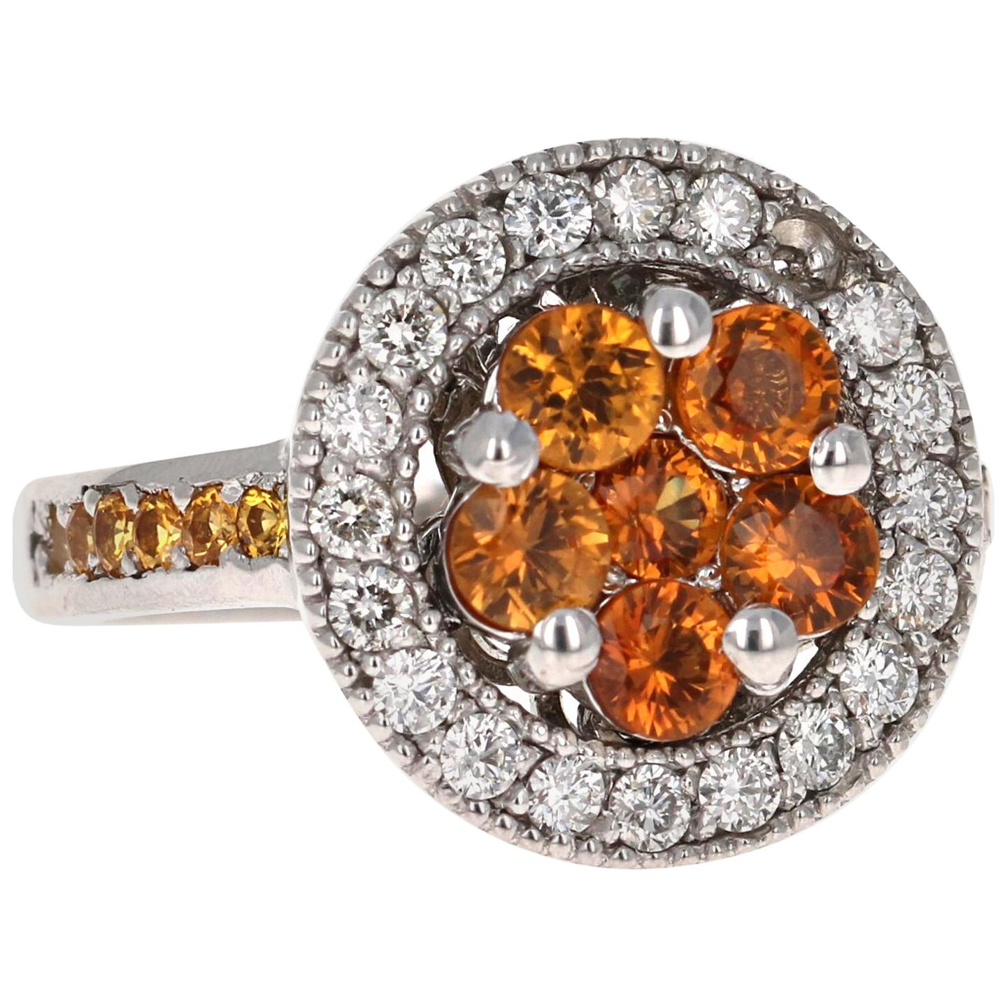 Bague cocktail en or blanc avec saphir orange de 2,33 carats et diamants