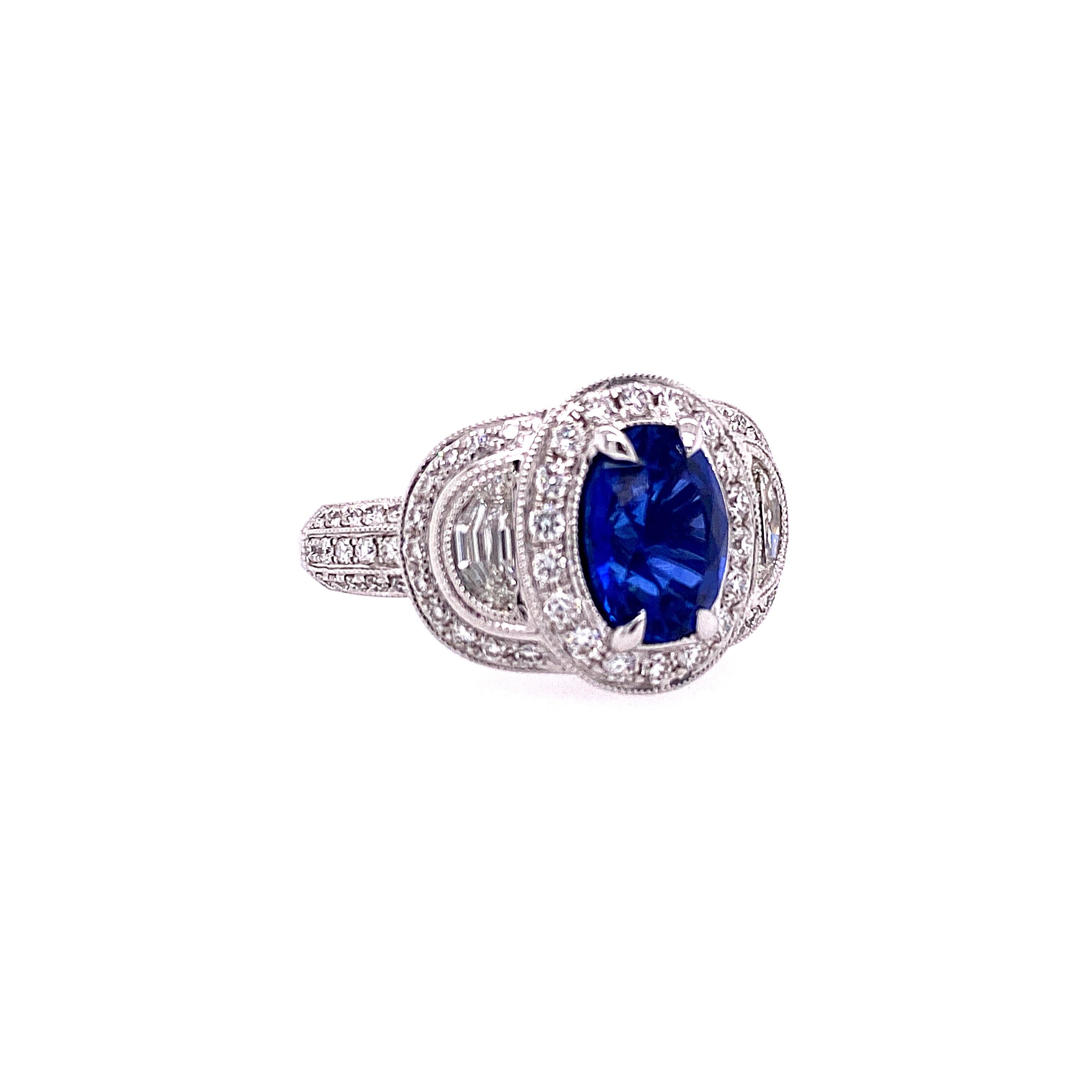 2,33 Karat ovaler Saphir und Diamant-Cocktailring Damen im Angebot