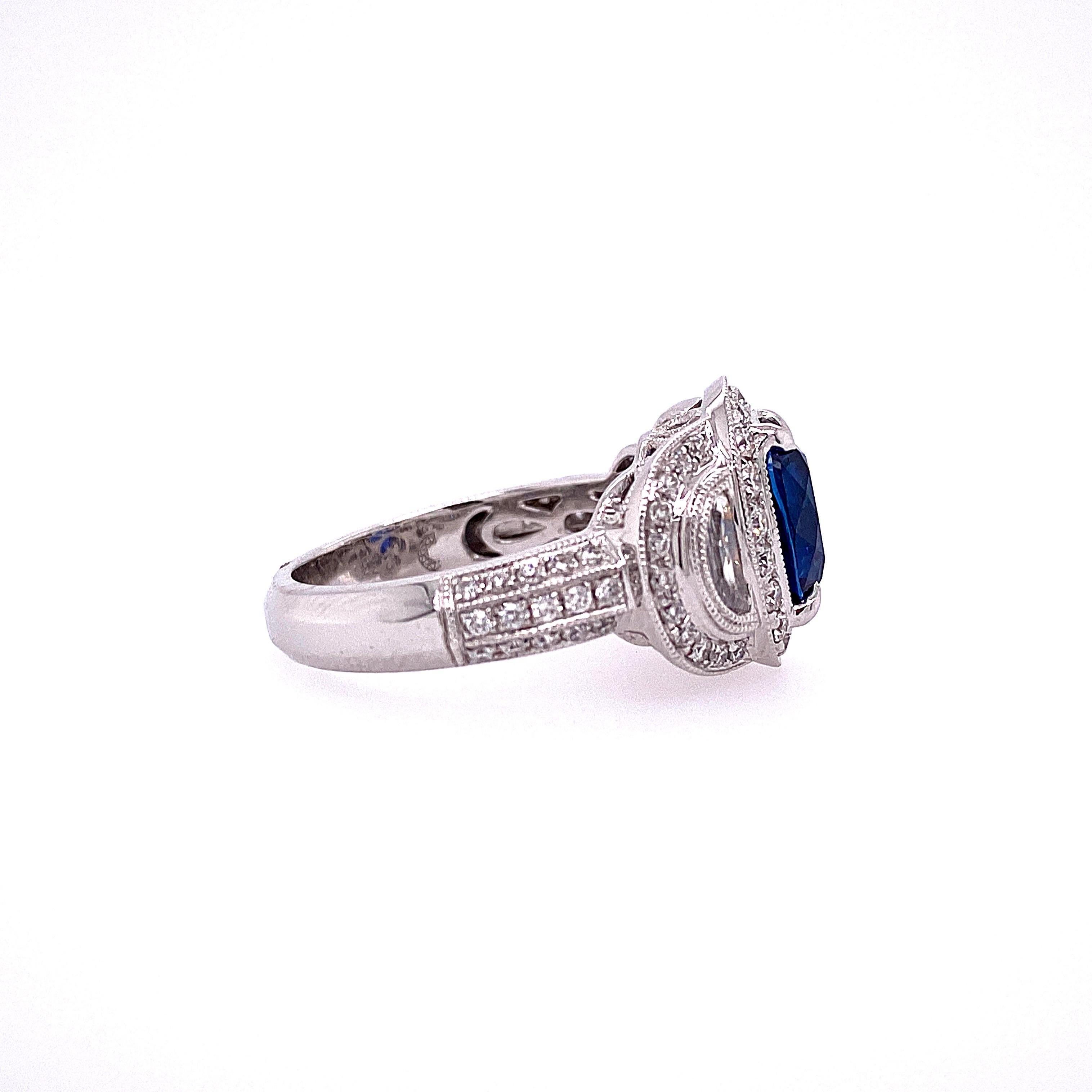 2,33 Karat ovaler Saphir und Diamant-Cocktailring im Angebot 1
