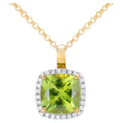 2,33 Karat Peridot-Anhänger aus 18 Karat Gelbgold mit weißem Diamanten.