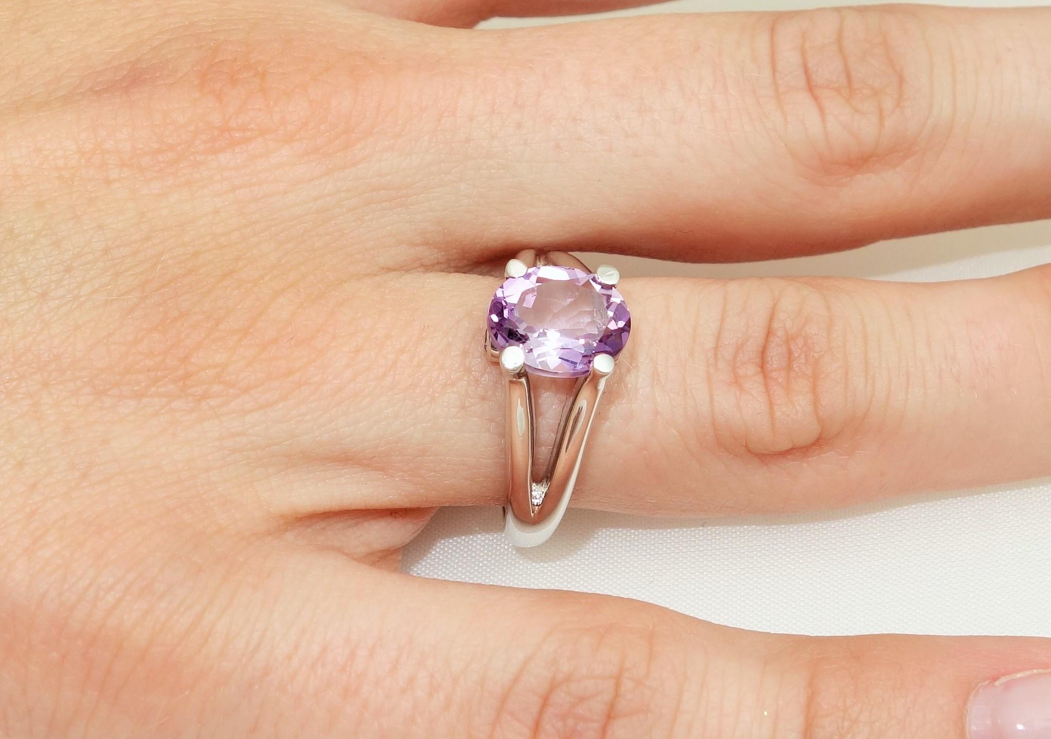 Round Cut 2.33 Carat Rose de France Amethyst and Sapphire Ring Estate Fine Jewelry For Sale