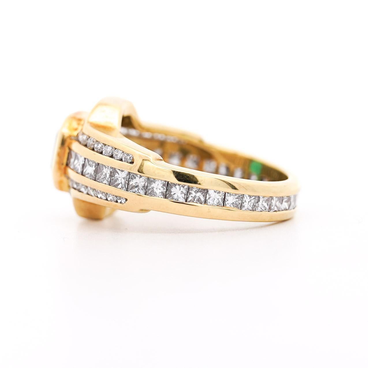 2,33 Karat Quadratischer Smaragd & Diamant Kanal 18K Gold Cocktail Ring Damen im Angebot