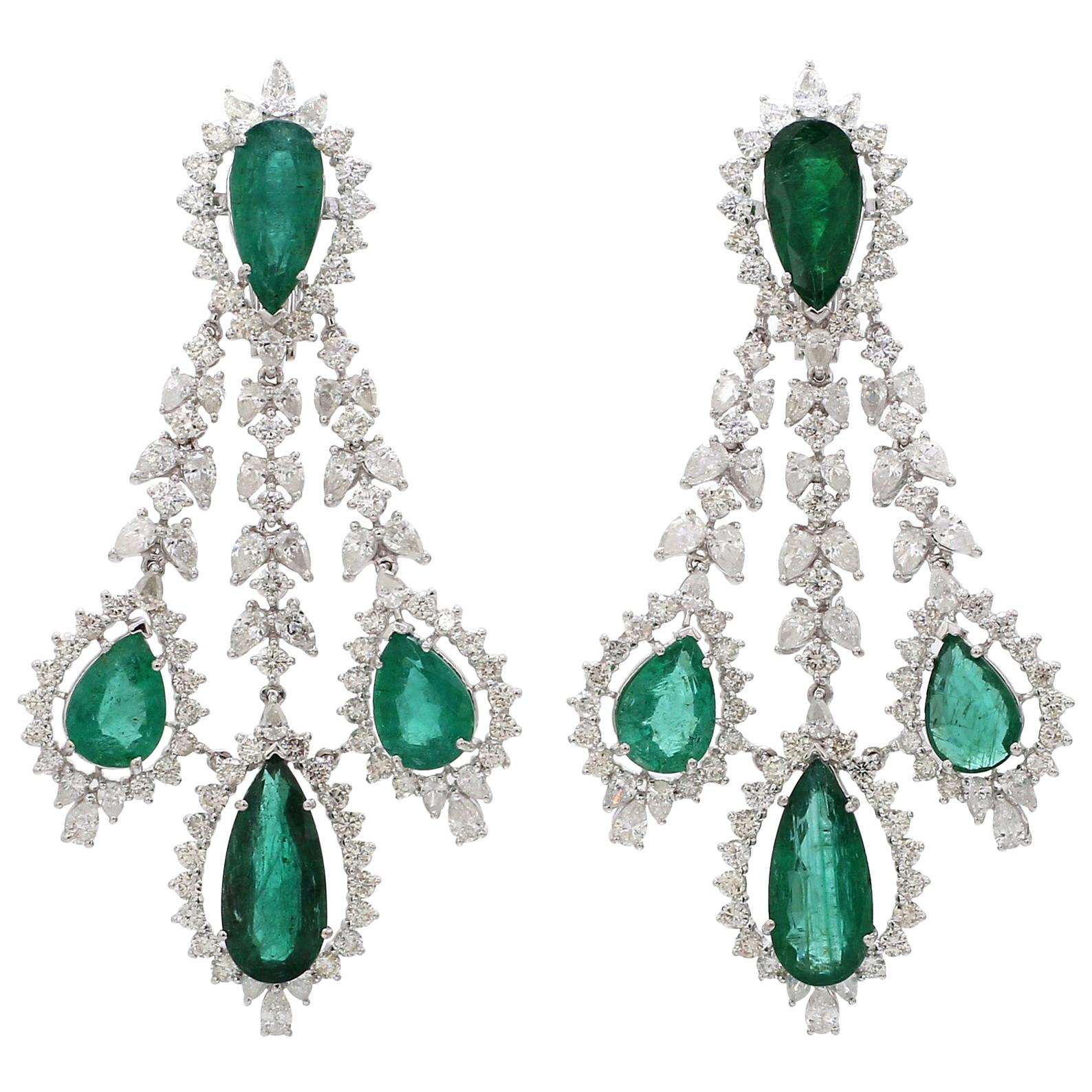 23.32 Carat Emerald Diamond 14 Karat Gold Chandelier Earrings