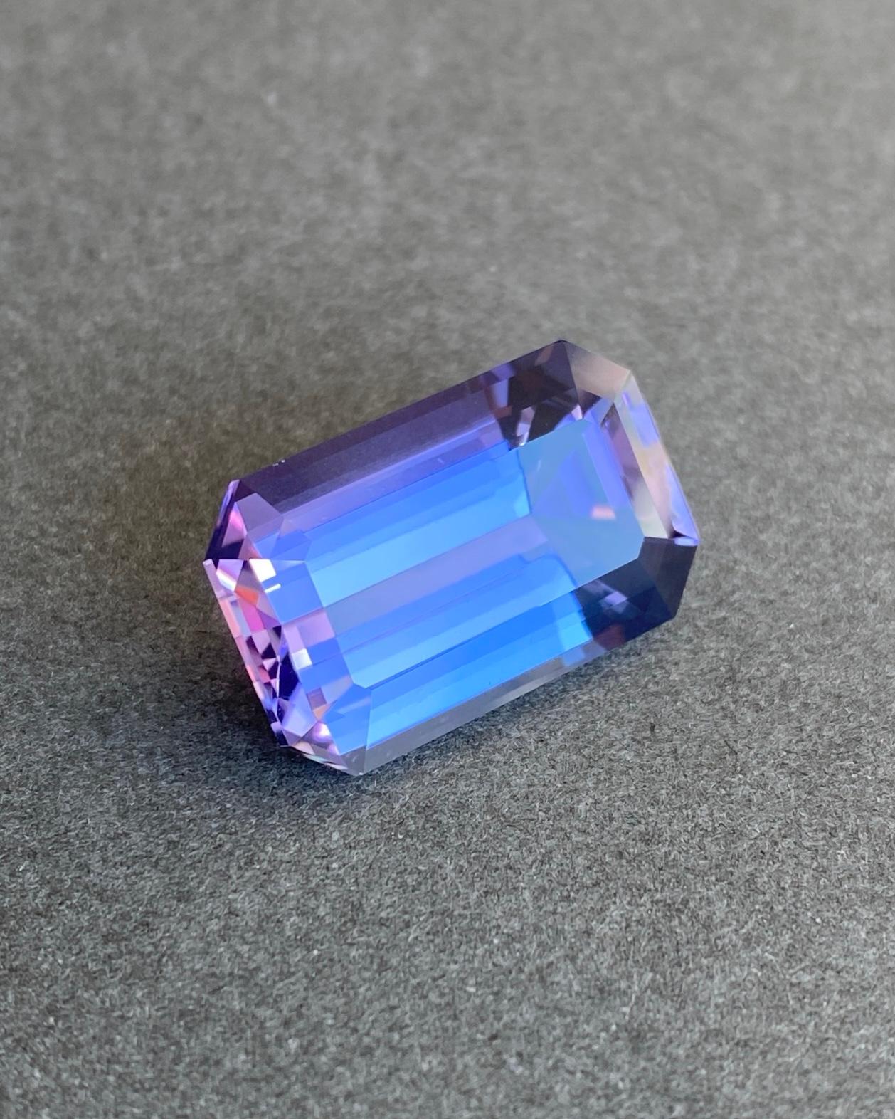 23,35 Ct Certificato GIT Zoisite non riscaldata (Tanzanite) Taglio Smeraldo in vendita 5