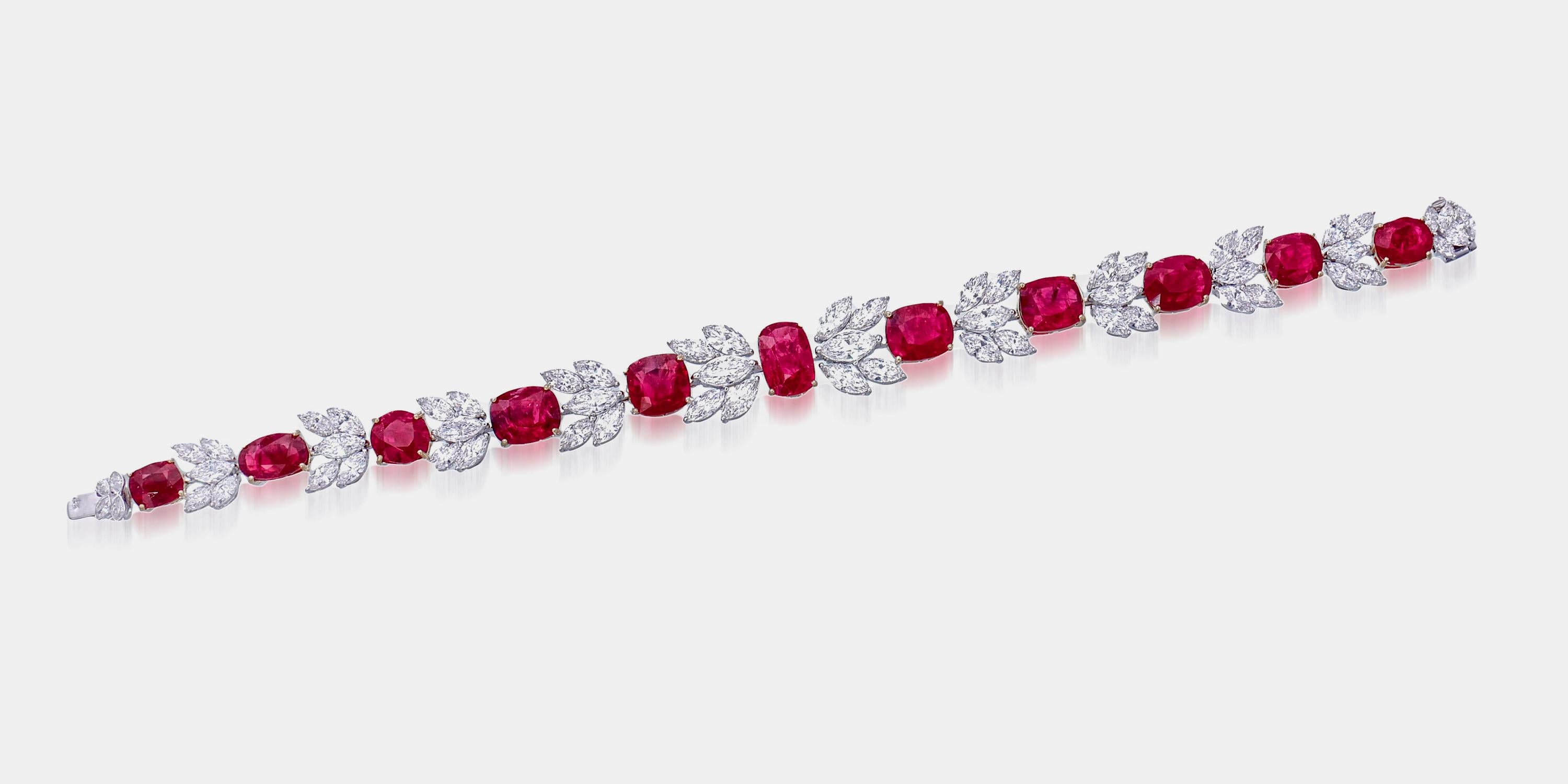 Moderne 23.37 Carat Burma No heat Ruby and Diamond Bracelet en or blanc 18 carats en vente