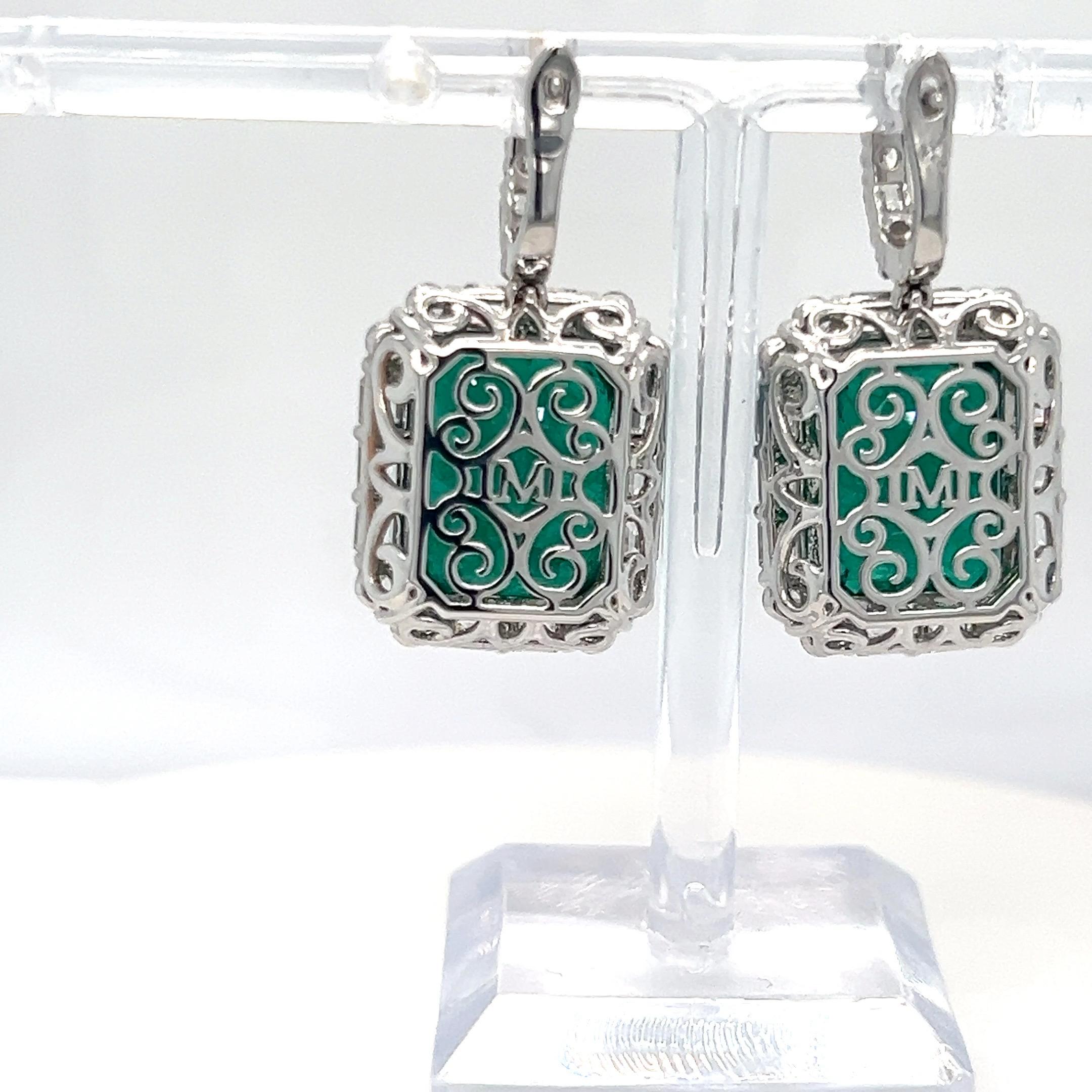 23,37 Karat Achteckiger Smaragd-Diamant-Ohrringe mit baumelnden Ohrringen im Zustand „Neu“ im Angebot in Trumbull, CT
