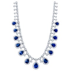 Collar de lágrima de platino con zafiro en forma de pera de 23,38 ct y diamantes de 28,34 quilates