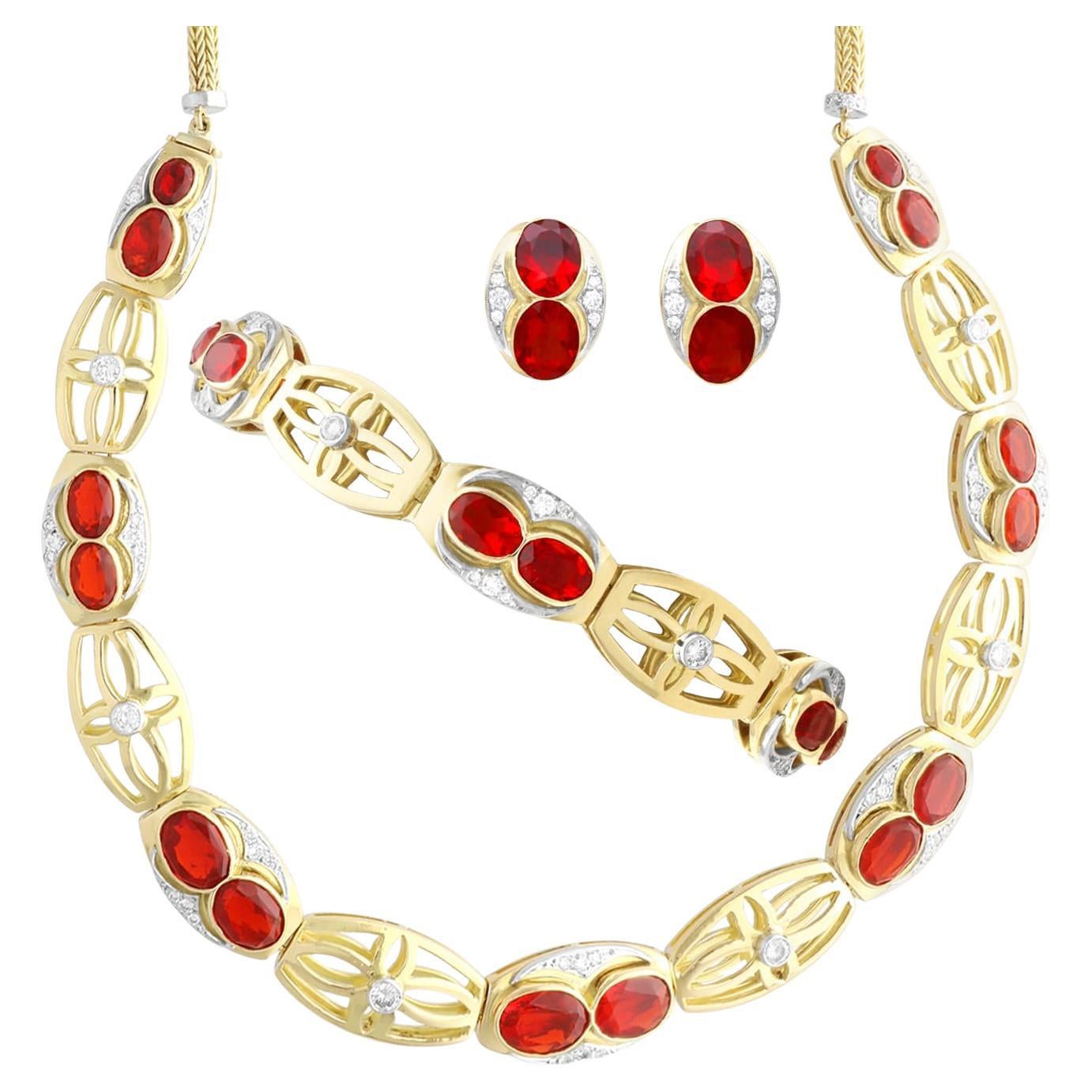 Ensemble de bijoux en or jaune 18 carats avec opale de feu de 23,39 carats et diamants de 2,50 carats en vente