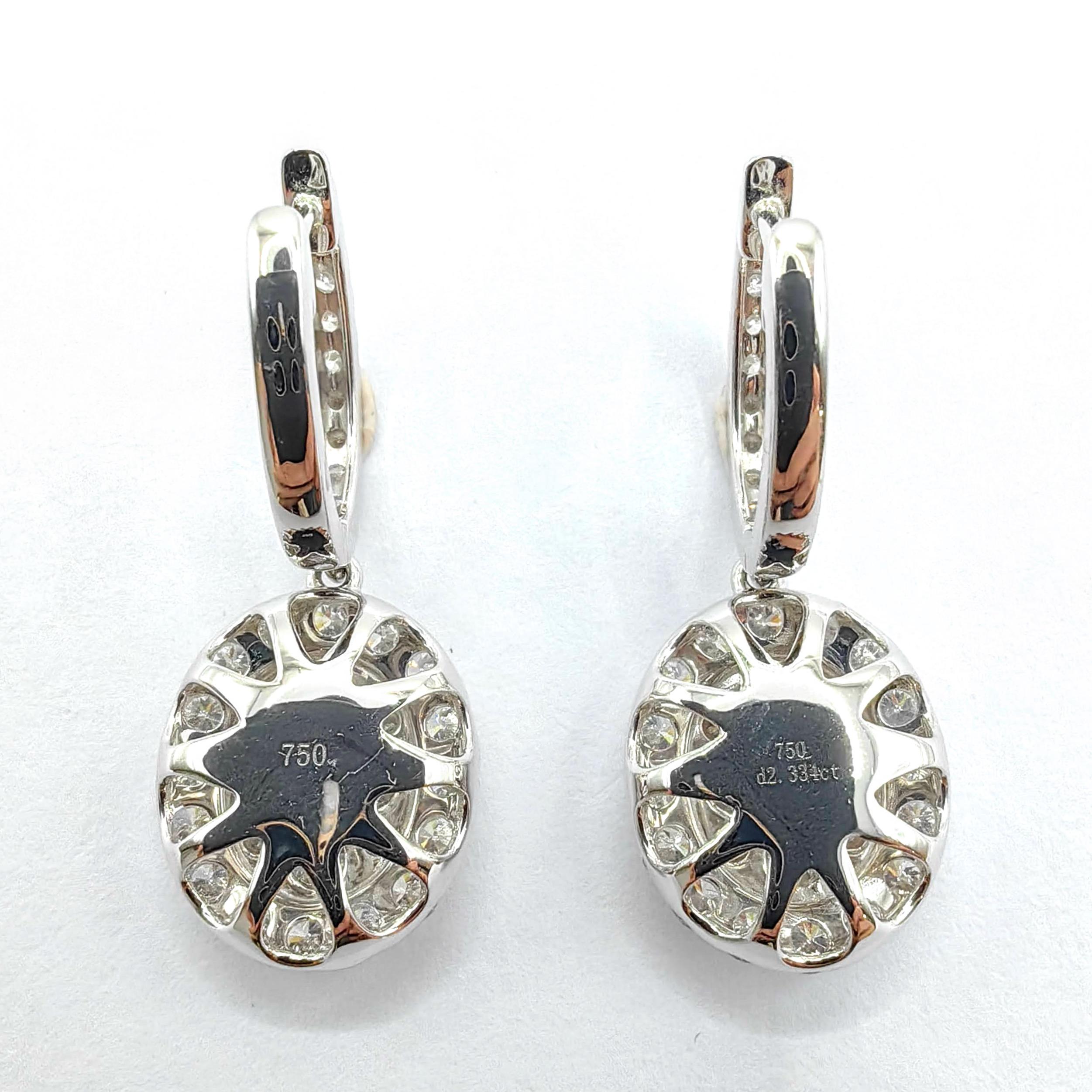 2.33ct Oval Cluster Illusion Halo Diamond Drop Earrings in 18K White Gold in vendita 2