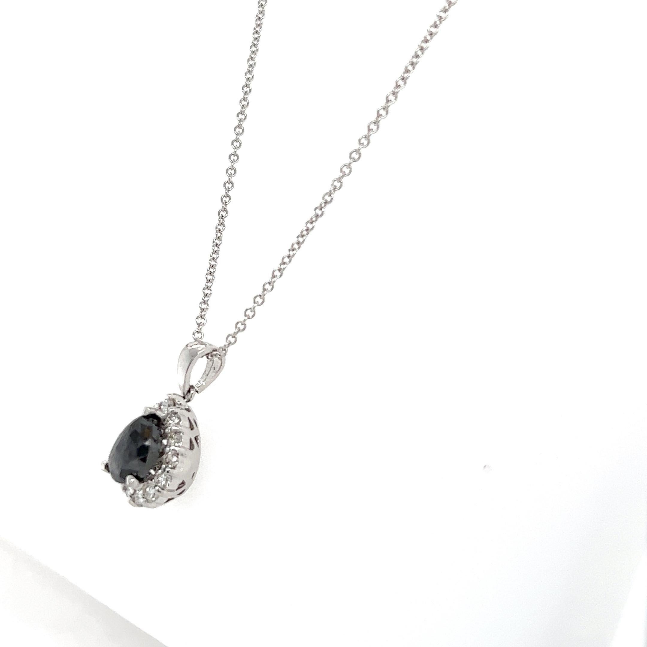 Contemporain Pendentif chaîne en or blanc avec diamant noir de 2,34 carats en vente