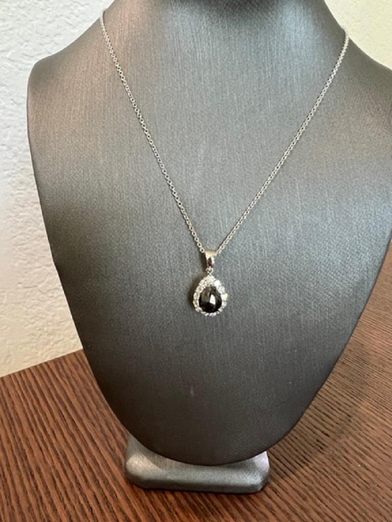 Pendentif chaîne en or blanc avec diamant noir de 2,34 carats Neuf - En vente à Los Angeles, CA