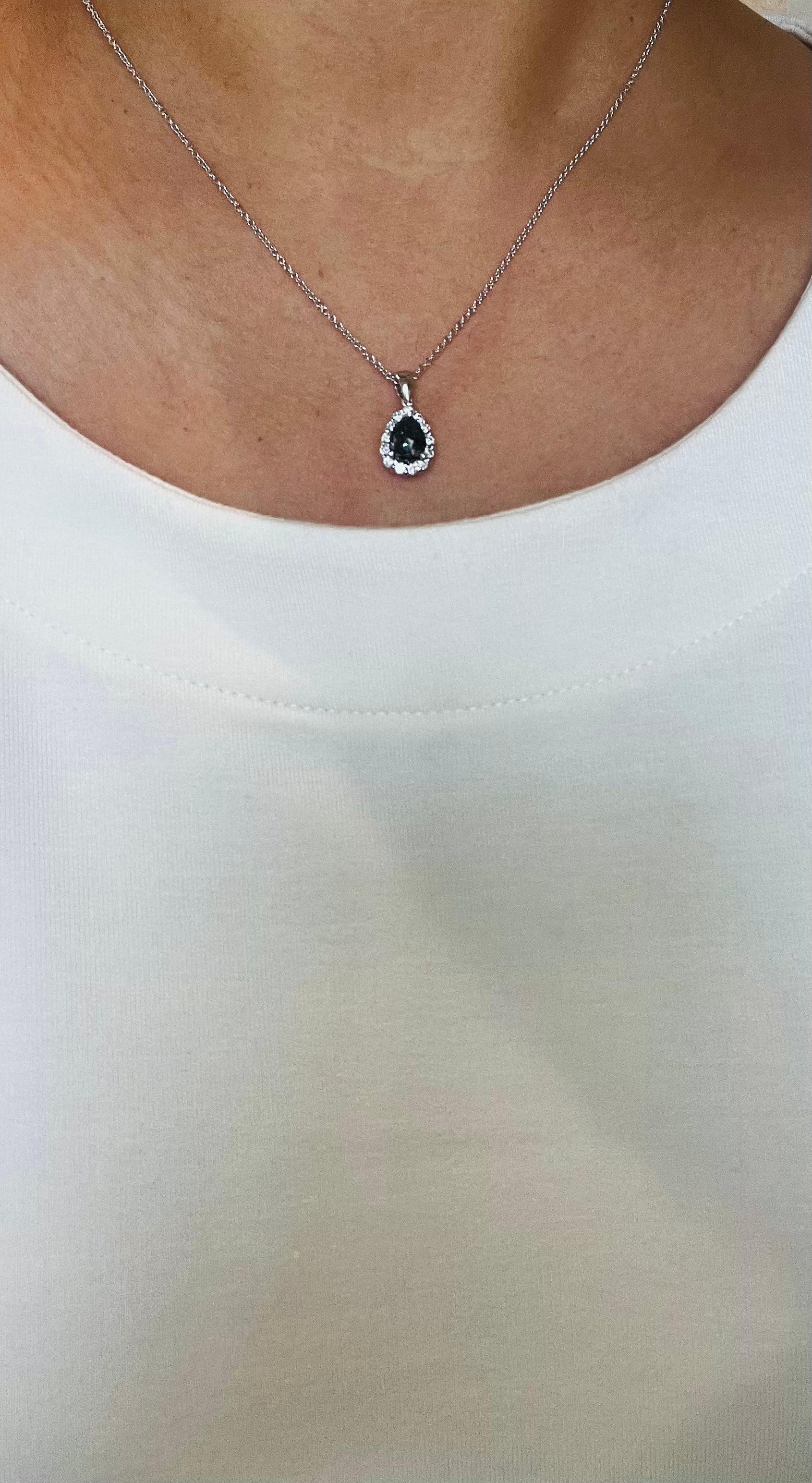 Pendentif chaîne en or blanc avec diamant noir de 2,34 carats en vente 1