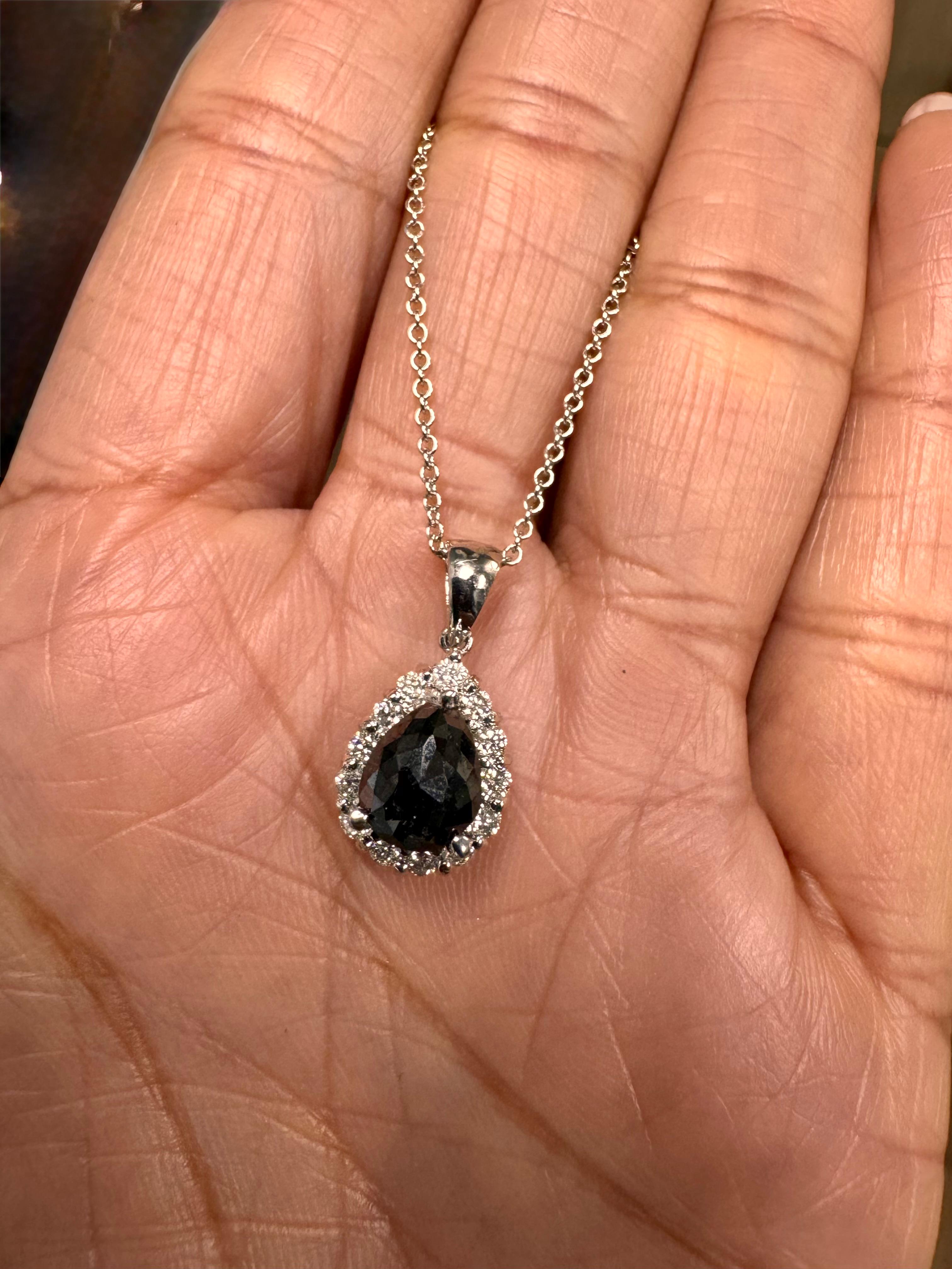 Pendentif chaîne en or blanc avec diamant noir de 2,34 carats en vente 2