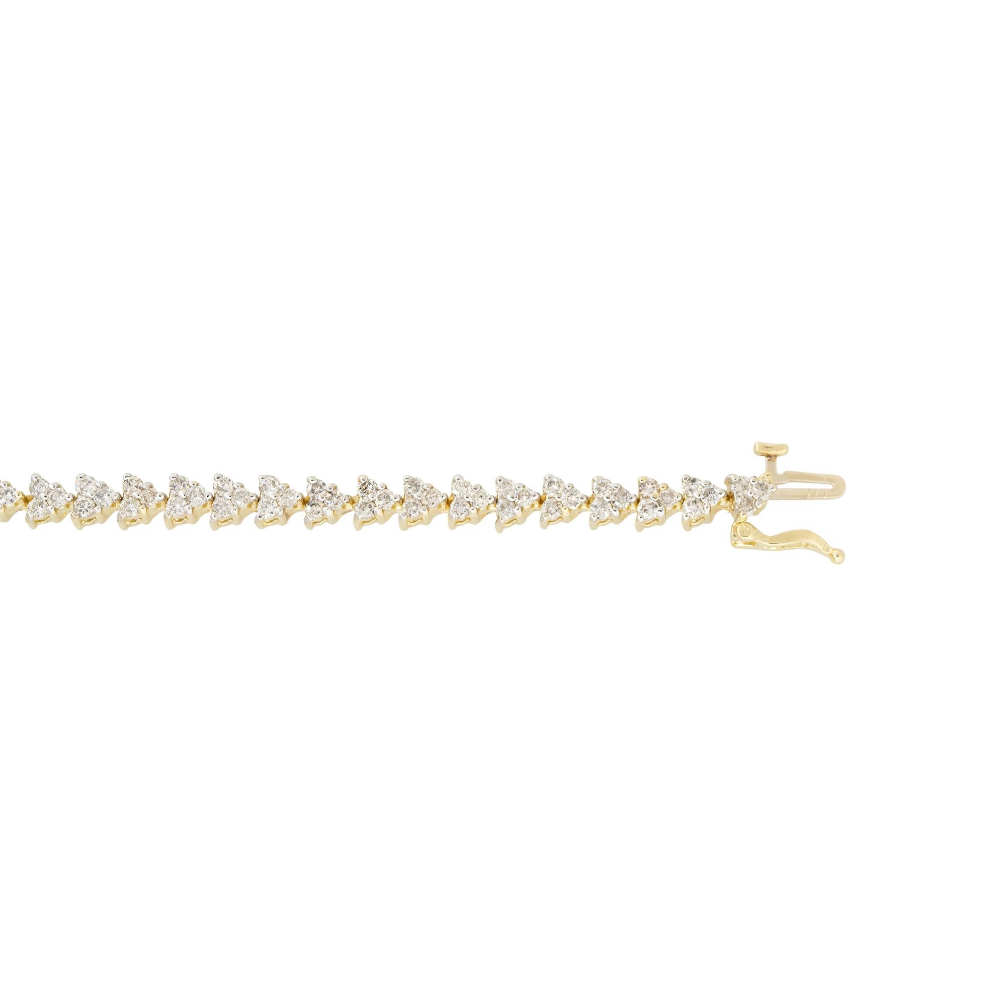 2.34 Carat Diamond Triangle Shaped Tennis Bracelet 14 Karat in Stock In Excellent Condition In Boca Raton, FL