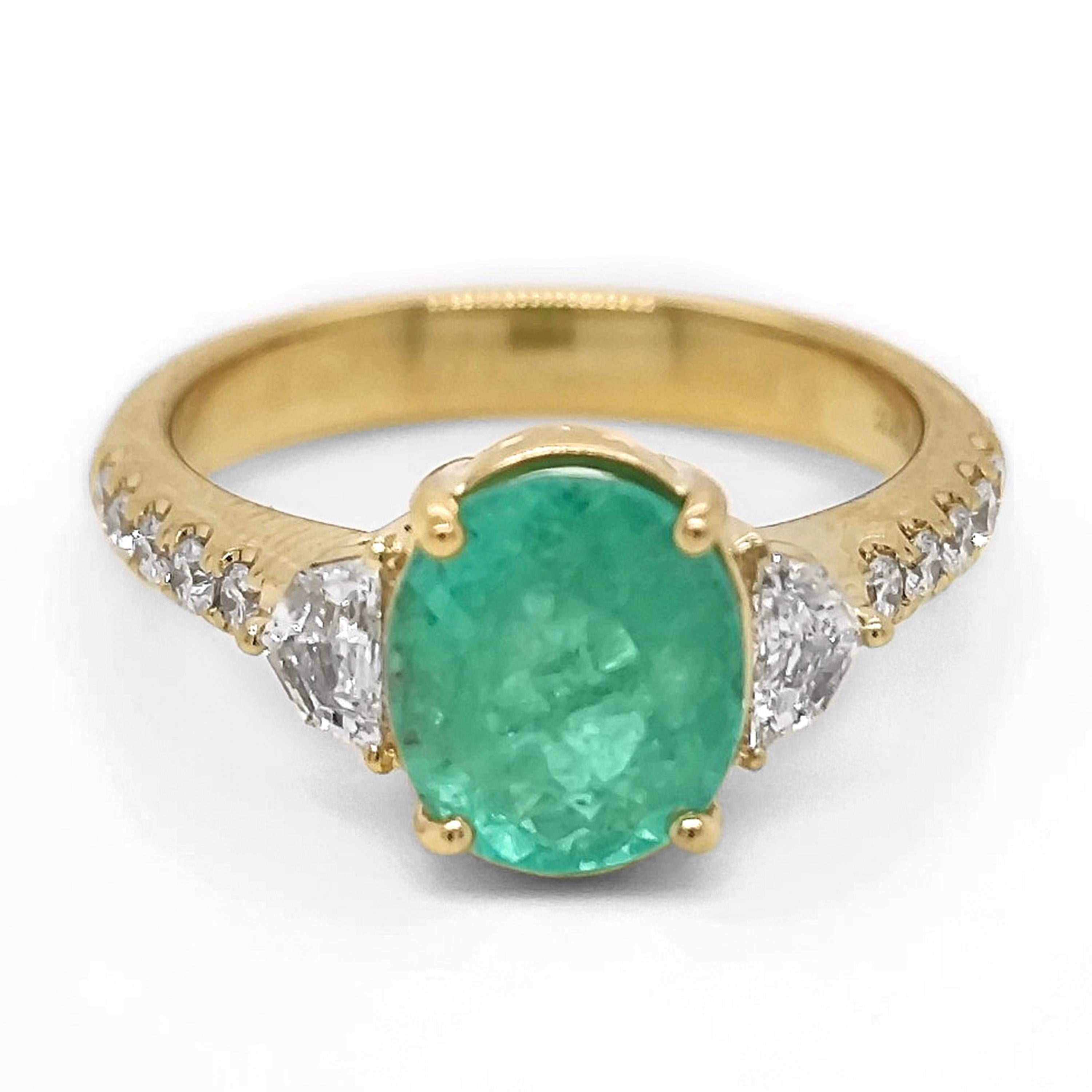 2.34 Carat Paraiba Tourmaline and White Diamond Yellow Gold Ring In New Condition For Sale In New York, NY