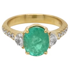 2.34 Carat Paraiba Tourmaline and White Diamond Yellow Gold Ring