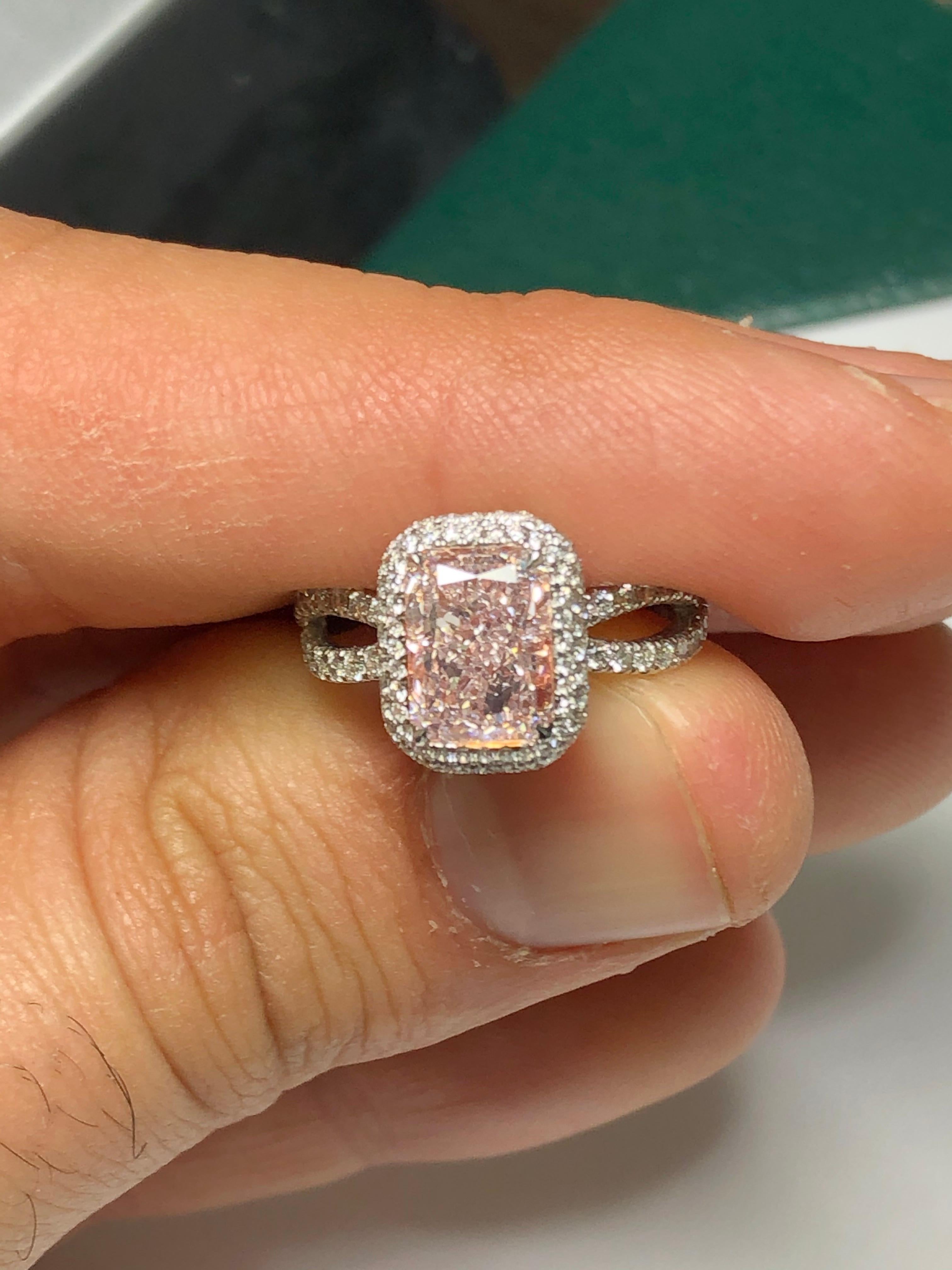 2.34 Carat Very Light Pink Radiant Diamond Internally Flawless in Platinum, GIA In New Condition In New York, NY