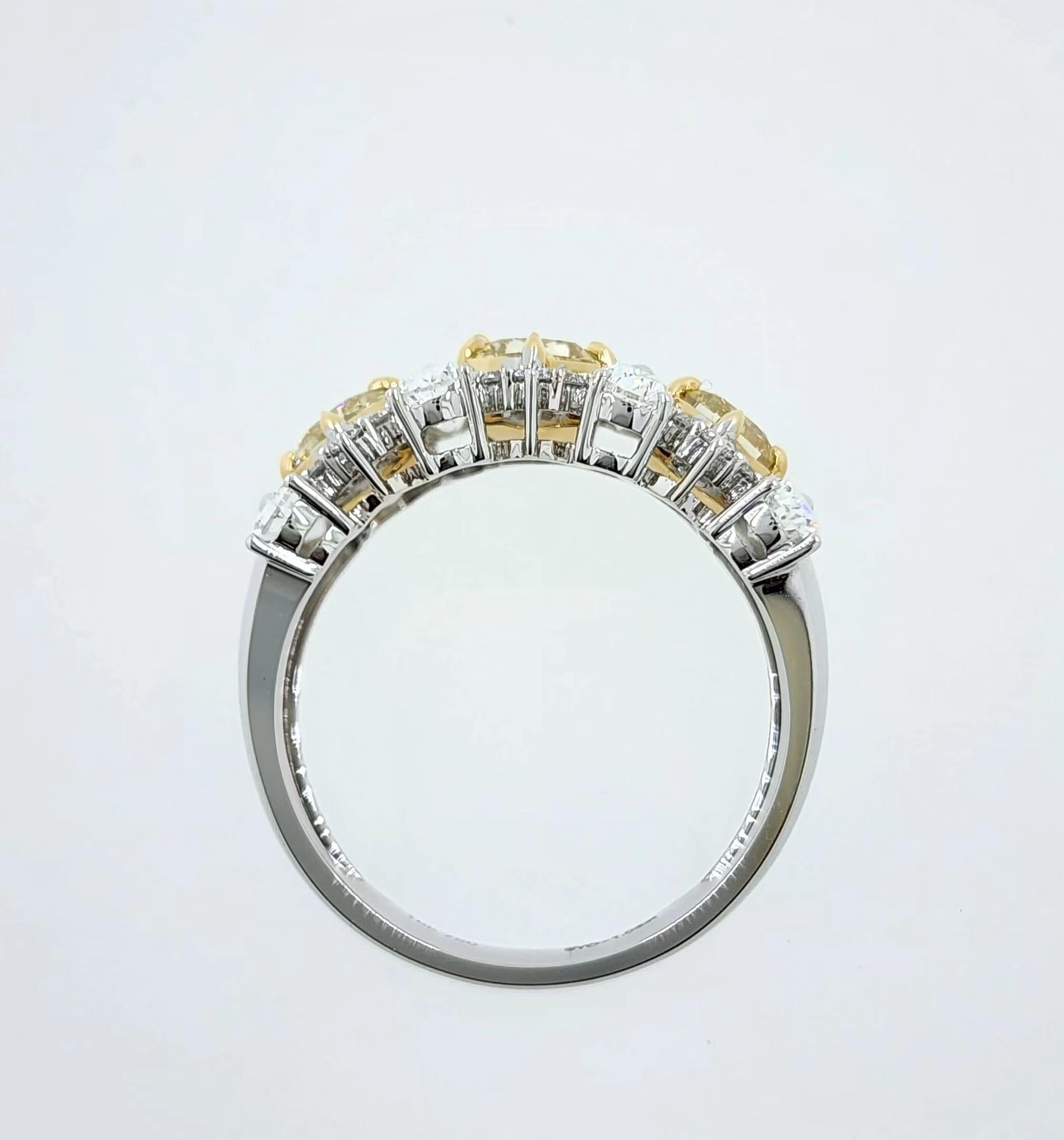 IGI Certified 2.34 Carat Yellow Diamond Fancy Diamond Rings in 18K White Gold For Sale 1
