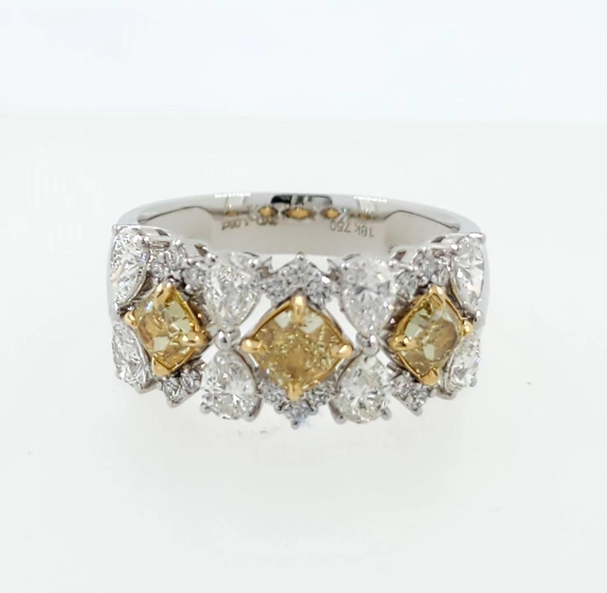 Women's IGI Certified 2.34 Carat Yellow Diamond Fancy Diamond Rings in 18K White Gold For Sale