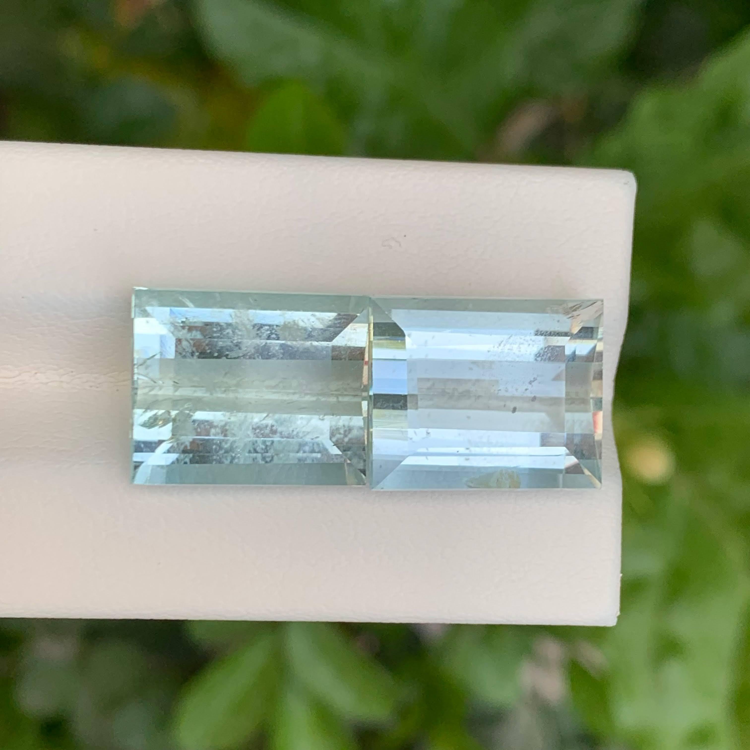 Poids 23,45 carats
Dimensions 14,6x12,1x8,7mm
Traitement Aucun
Origine : Pakistan
Clarté incluse
Forme carrée 
Baguette coupée


Cette paire exquise d'aigue-marine naturelle de 23,45 carats présente une taille baguette raffinée, mettant en valeur