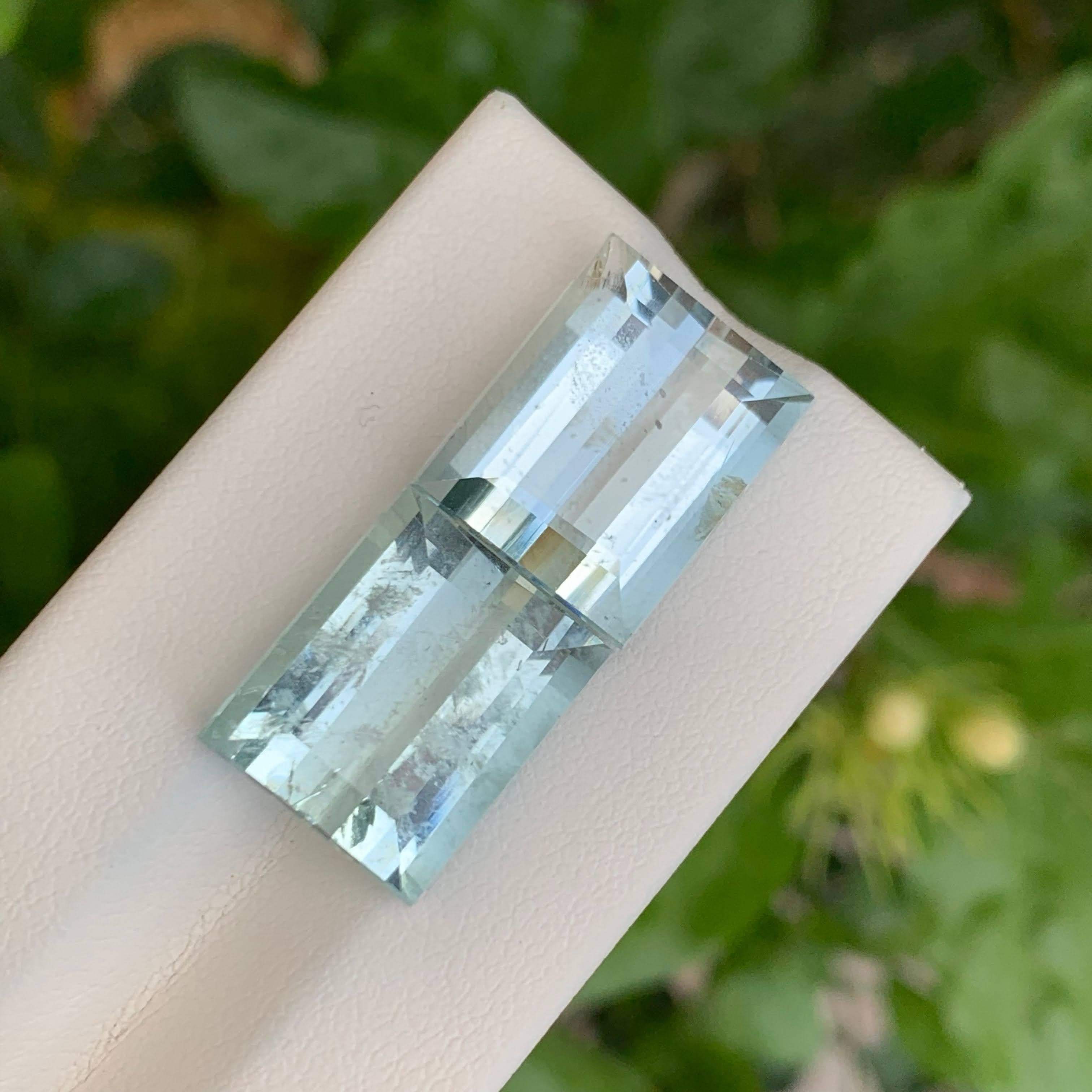 Paire d'aigue-marines bleu clair de 23,45 carats, pierre précieuse naturelle pakistanaise de taille baguette Neuf - En vente à Bangkok, TH