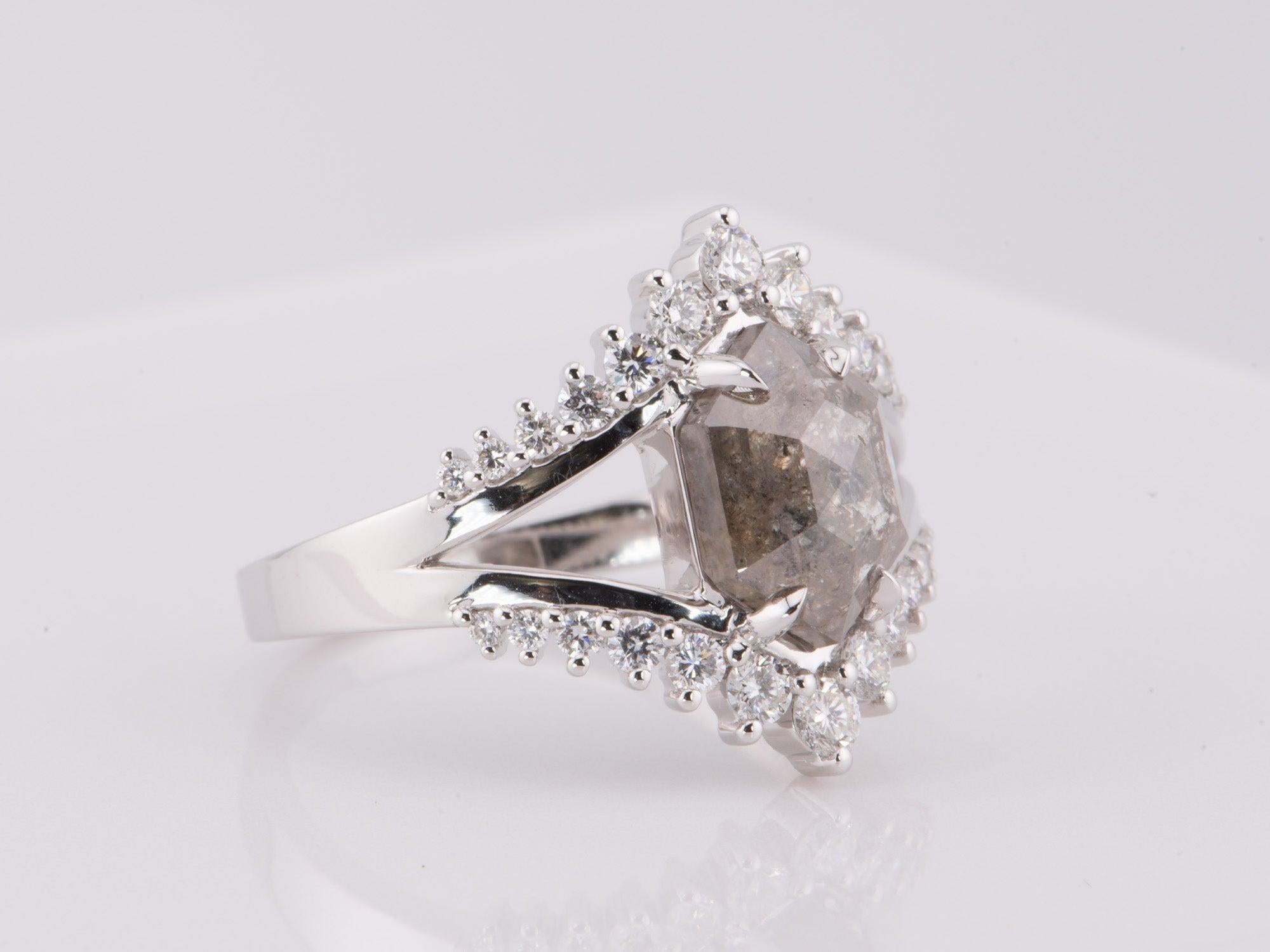 ♥ Solid 14K white gold ring set with a hexagon salt and pepper diamond in the center, flanked by a double-band design studded with gradual-sized natural round brilliant diamonds
♥ The setting measures 17mm in length (North South direction), 19.6mm