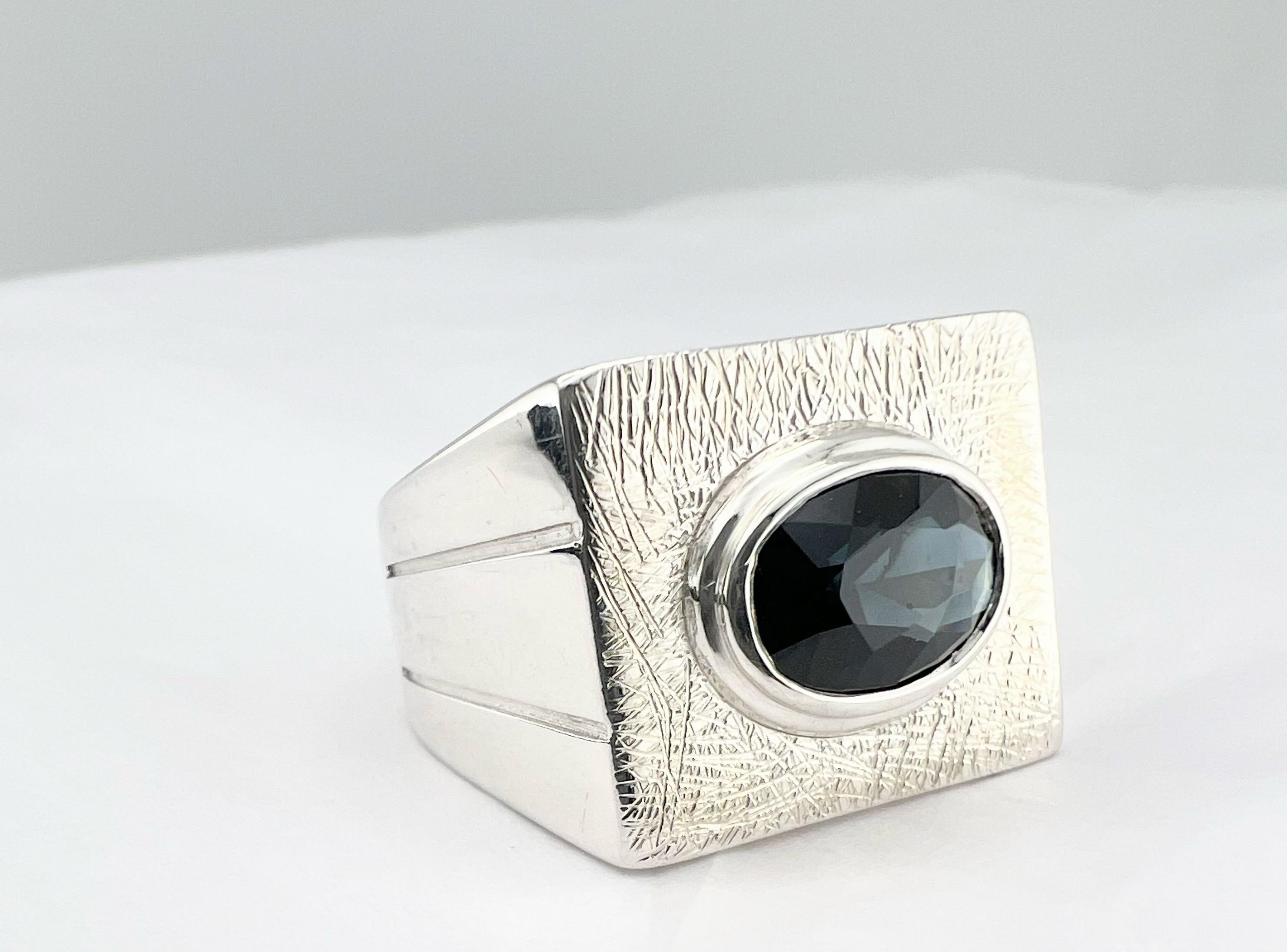 2.34ct Oval Deep Blue Sapphire Sterling Silver Signet Ring In New Condition For Sale In Lanham, MD