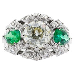2,35 Karat Diamant und 1,41 Karat Smaragd Ring in 9K Weißgold