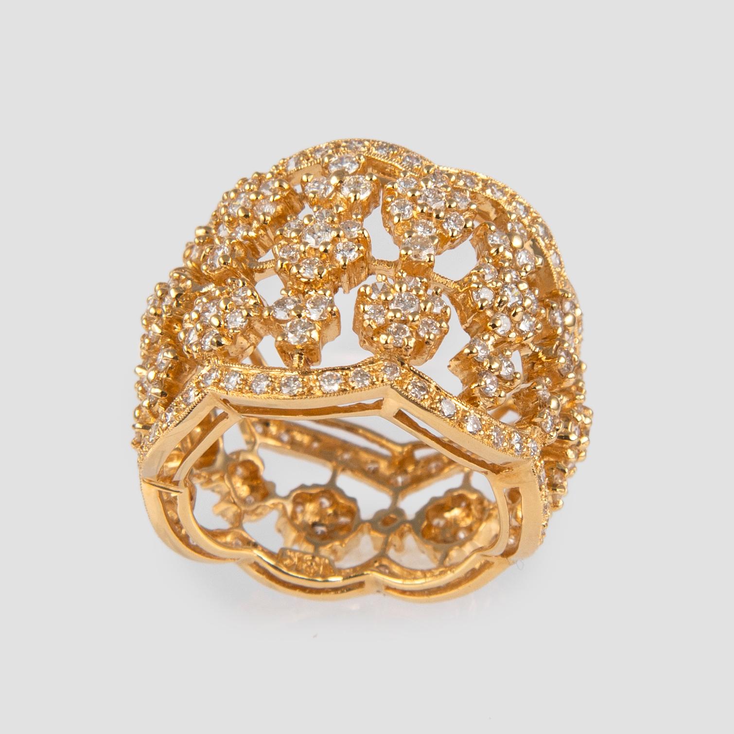 2,35 Karat Diamant und 18 Karat Gelbgold Cocktail-Ring im Zustand „Neu“ im Angebot in BEVERLY HILLS, CA