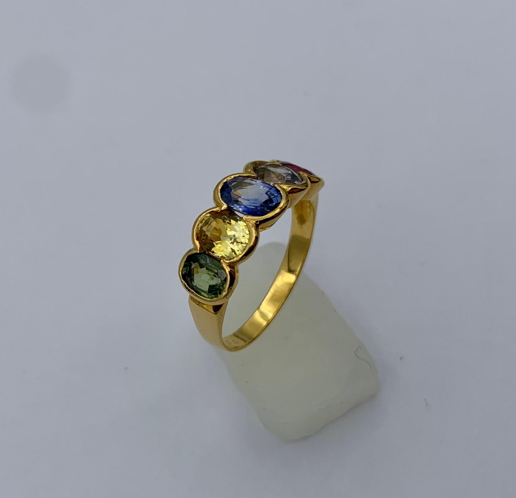 2.35 Carat Multicolor Sapphire Ring Green Yellow Blue Pink Sapphires Gold For Sale 3