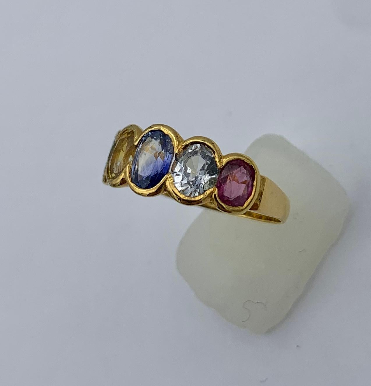 Oval Cut 2.35 Carat Multicolor Sapphire Ring Green Yellow Blue Pink Sapphires Gold For Sale