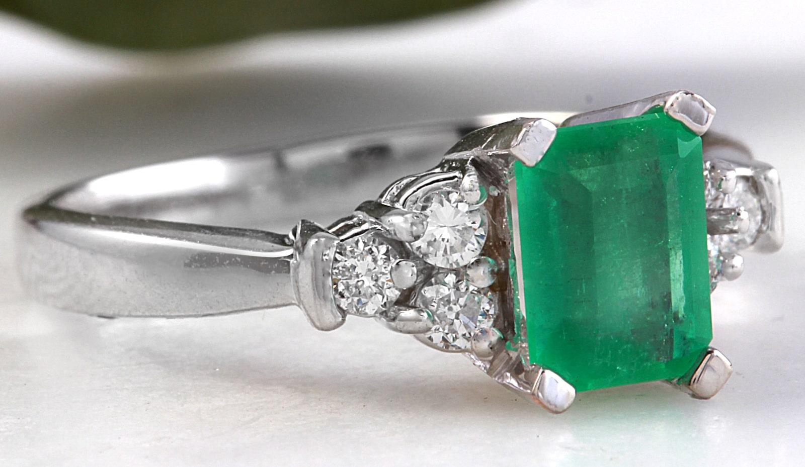 2,35 Karat Natürlicher Smaragd und Diamant 14K Massiv Weißgold Ring

Total Natural Green Emerald Gewicht ist: Ca. 2,00 Karat (transparent)

Smaragd Maße: Ca. 8 x 6mm

Smaragd Behandlung: Ölen

Natürliche runde Diamanten Gewicht: Ungefähr.  0,35
