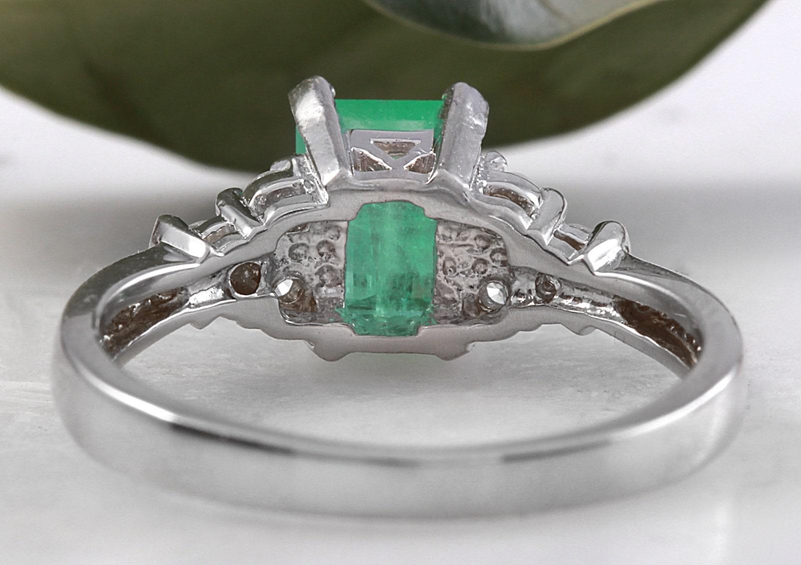 2.35 Carat Natural Emerald and Diamond 14 Karat Solid White Gold Ring In New Condition For Sale In Los Angeles, CA
