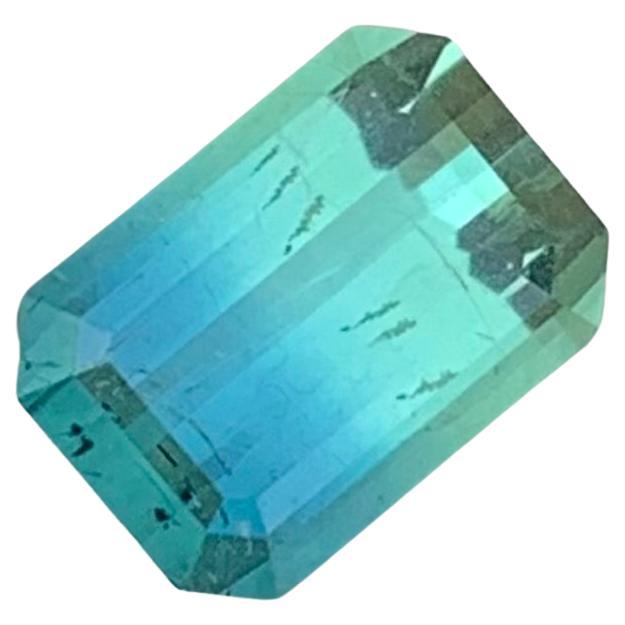 Tourmaline naturelle non sertie bicolore de 2.35 carats en forme d'émeraude pour bijoux 