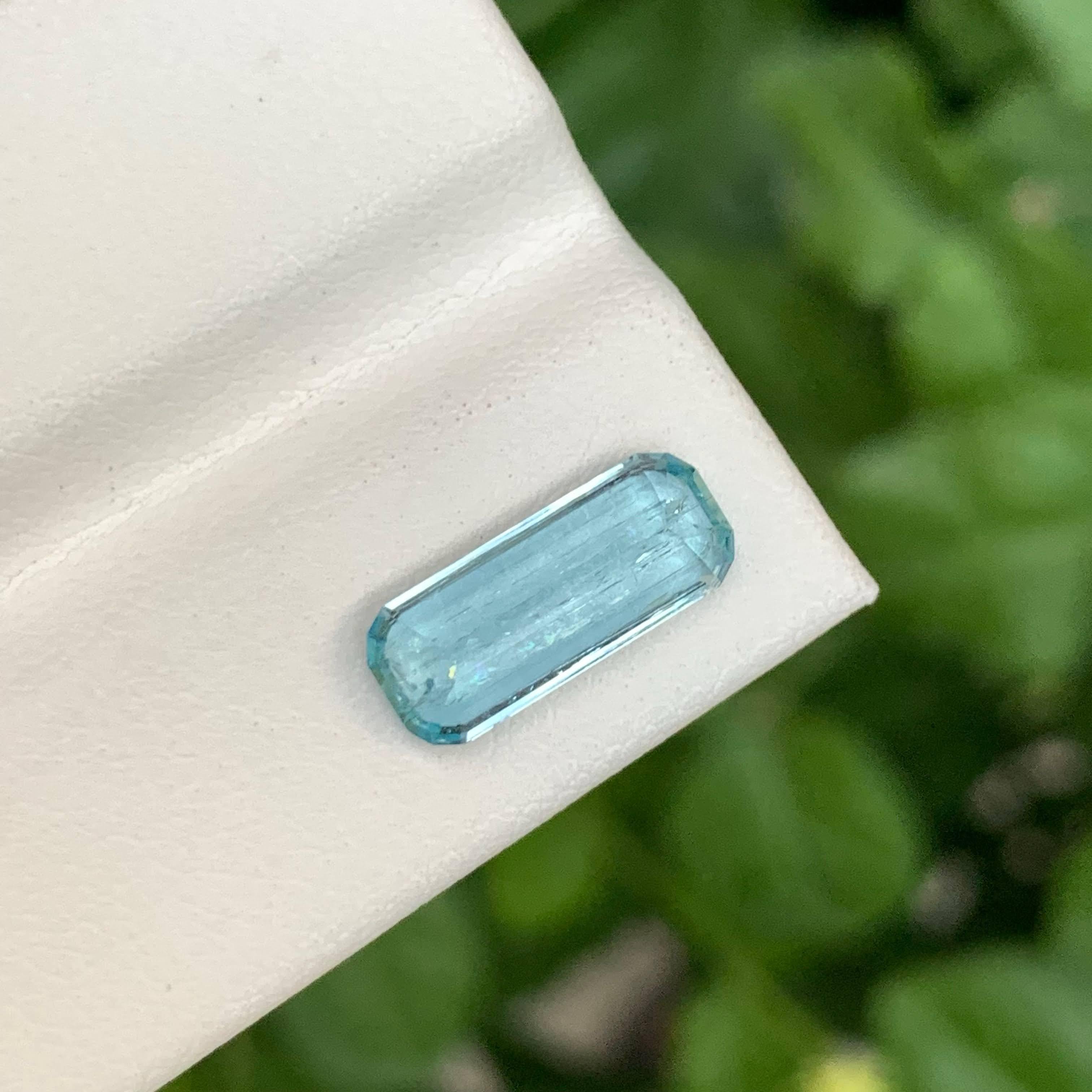 2,35 Karat natürlicher loser intensiver blauer Aquamarin Smaragdschliff nigerianischer Edelstein (Moderne) im Angebot