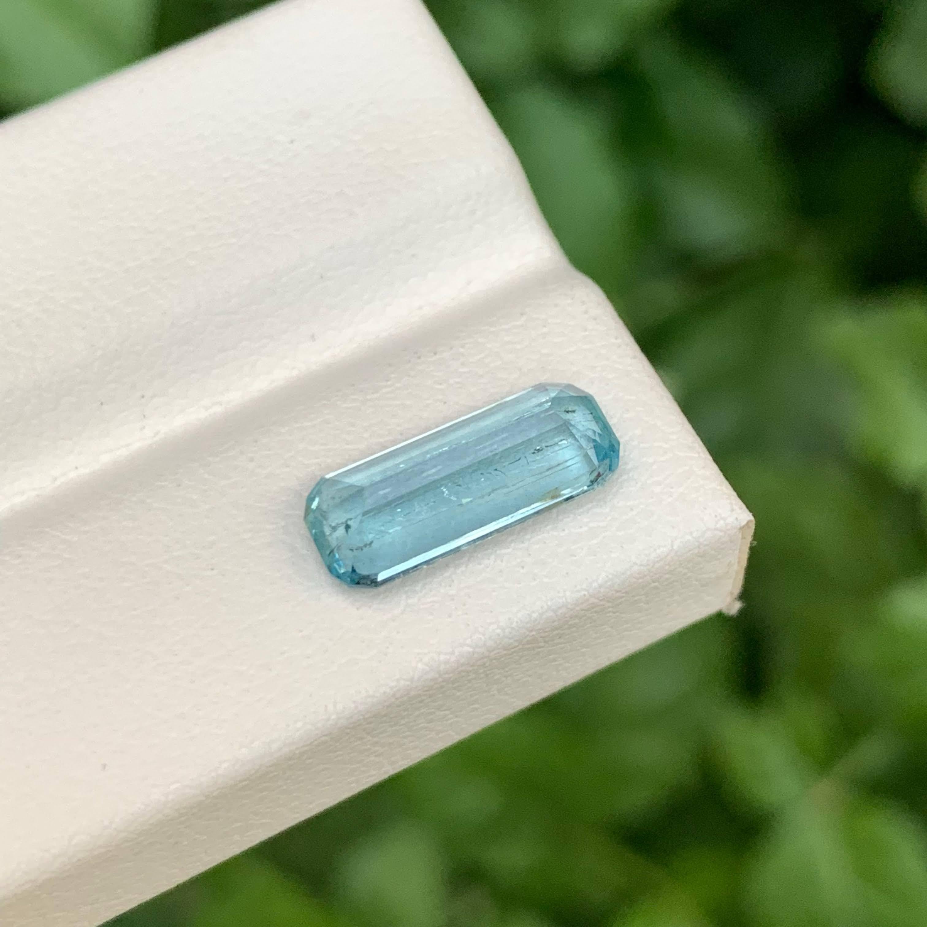 2,35 Karat natürlicher loser intensiver blauer Aquamarin Smaragdschliff nigerianischer Edelstein im Zustand „Neu“ im Angebot in Bangkok, TH