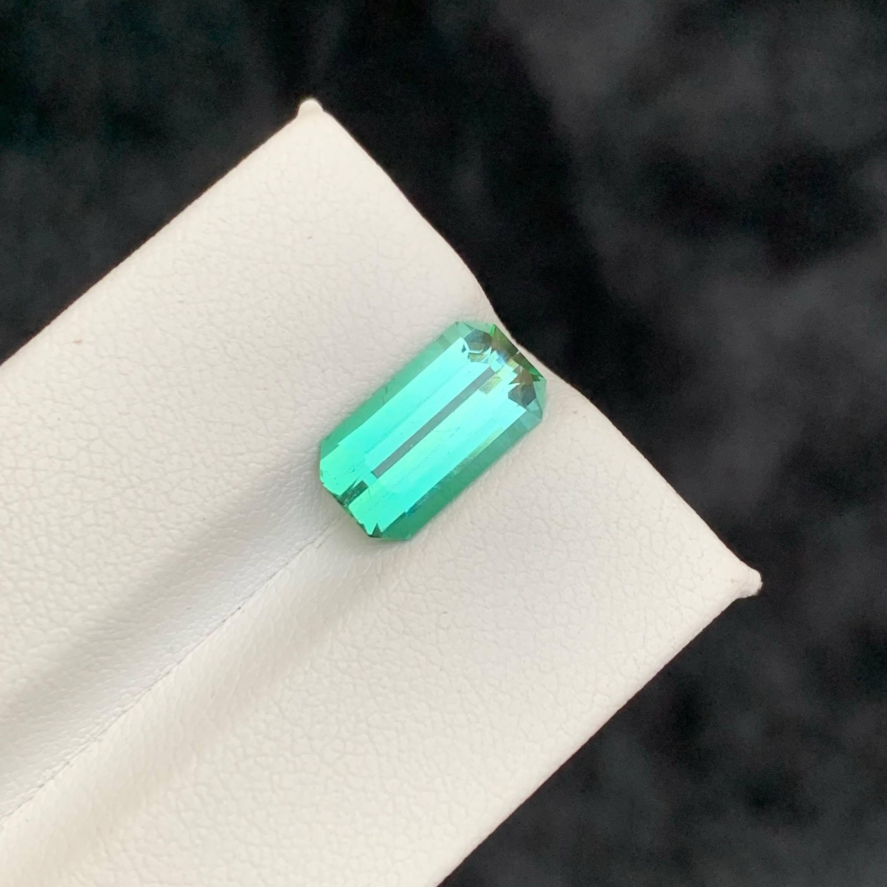 Taille émeraude 2.35 Carat Natural Loose Lagoon Green Tourmaline Emerald Cut Afghan Gemstone (pierre précieuse afghane) en vente