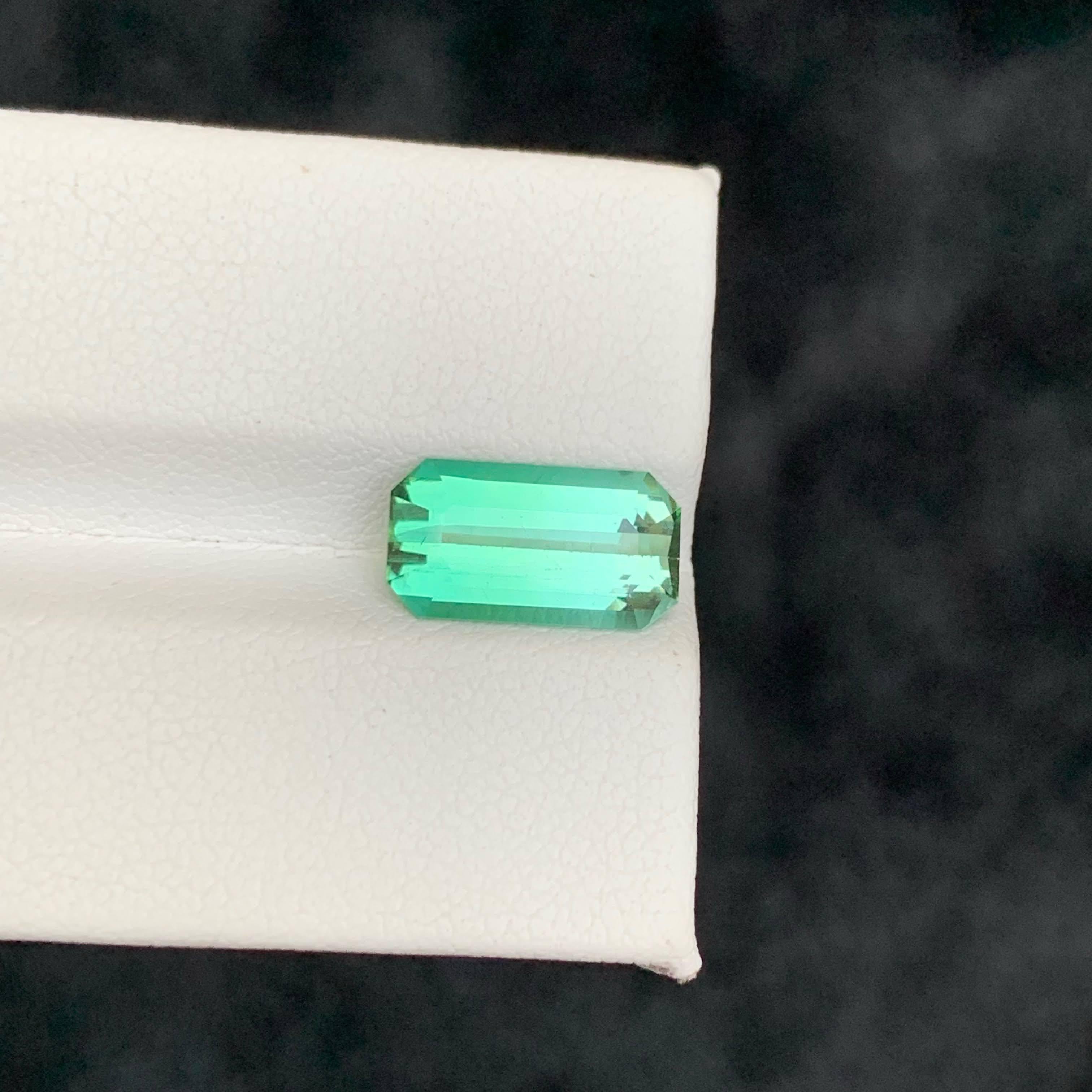 2.35 Carat Natural Loose Lagoon Green Tourmaline Emerald Cut Afghan Gemstone (pierre précieuse afghane) en vente 1