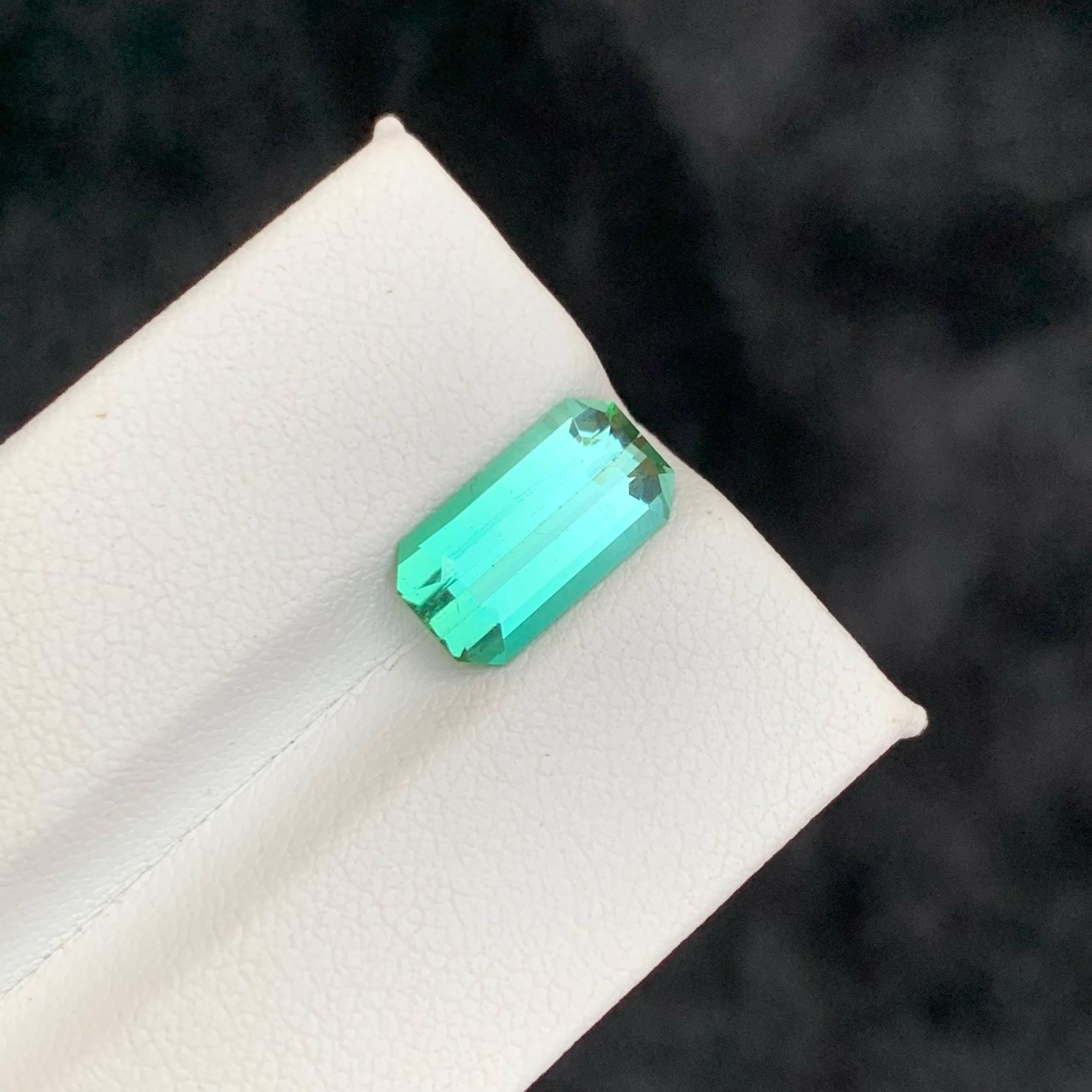 2.35 Carat Natural Loose Lagoon Green Tourmaline Emerald Cut Afghan Gemstone (pierre précieuse afghane) en vente 3
