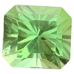 2,35 Karat loser Peridot im Fancy-Schliff Pakistanischer Minenschliff