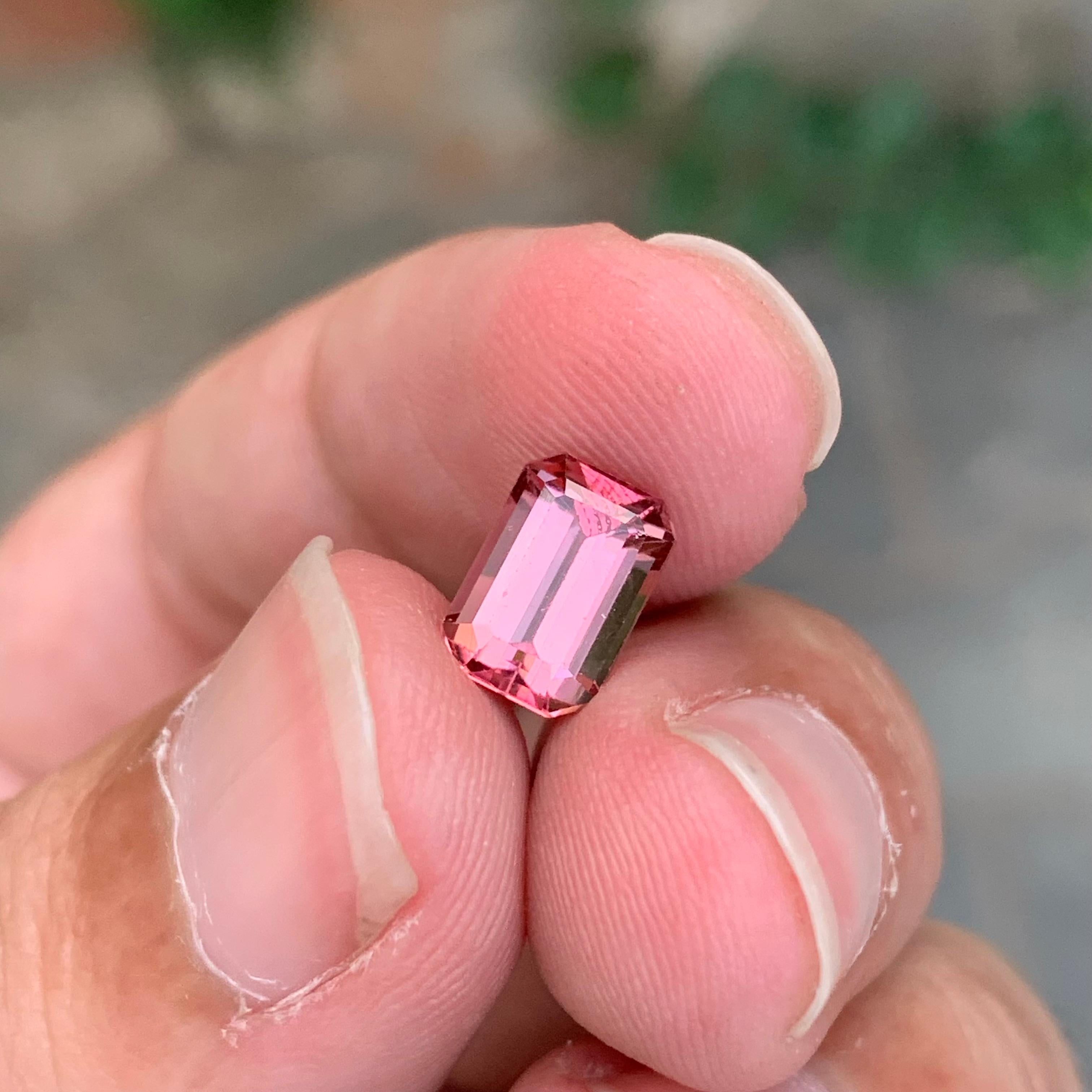Anello con tormalina rosa naturale sciolta da 2,35 carati in vendita 4
