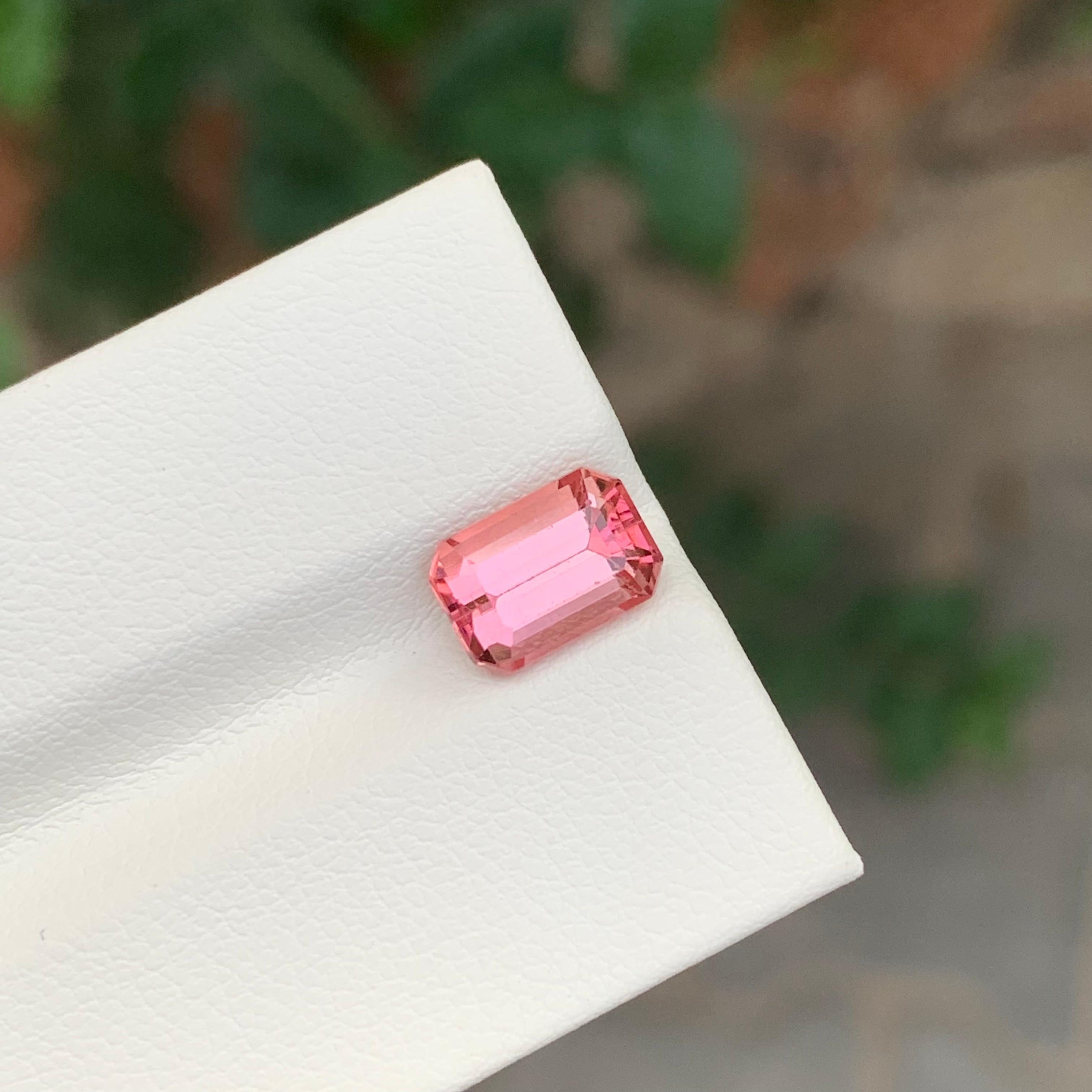 Anello con tormalina rosa naturale sciolta da 2,35 carati in vendita 5