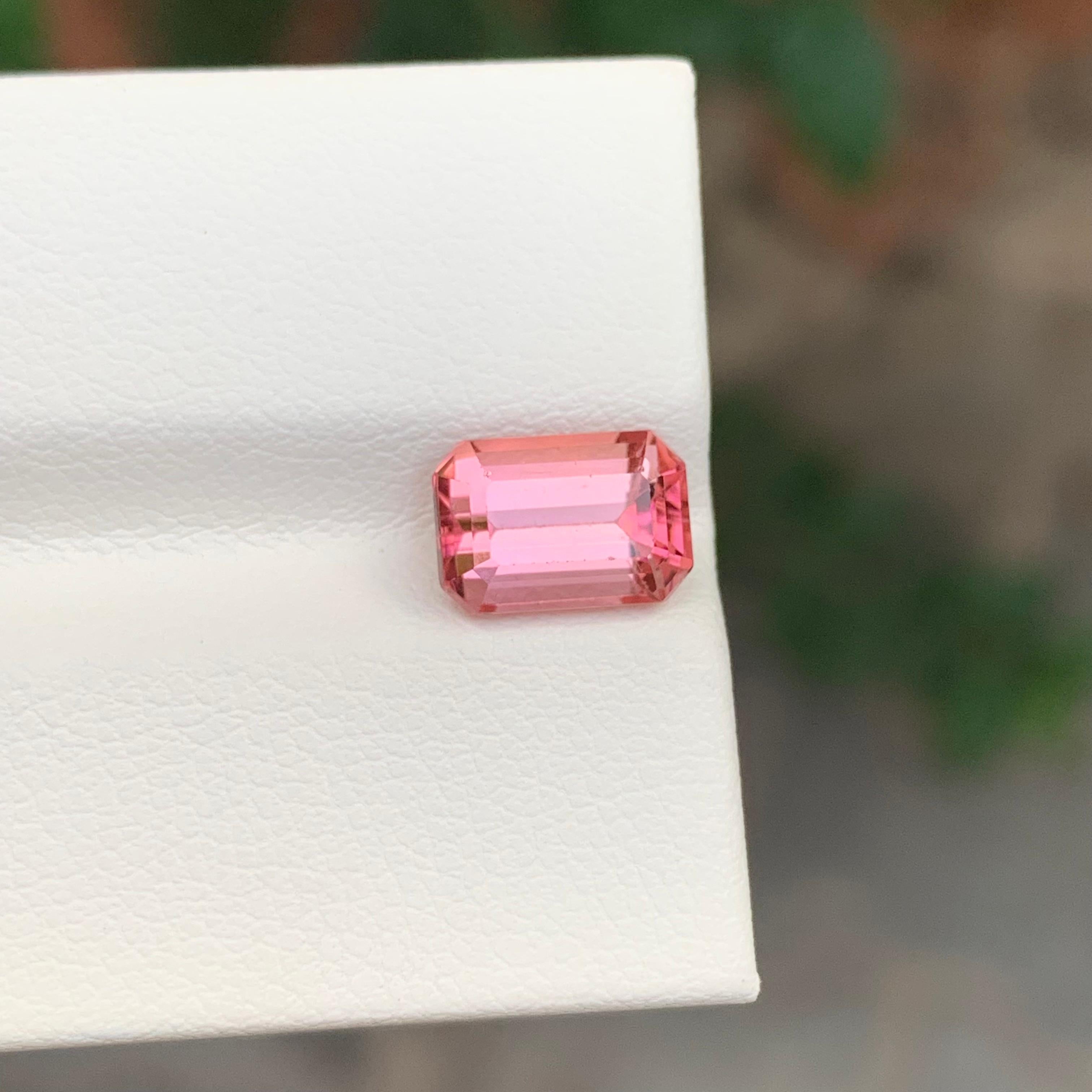 Anello con tormalina rosa naturale sciolta da 2,35 carati In condizioni Nuovo in vendita a Peshawar, PK