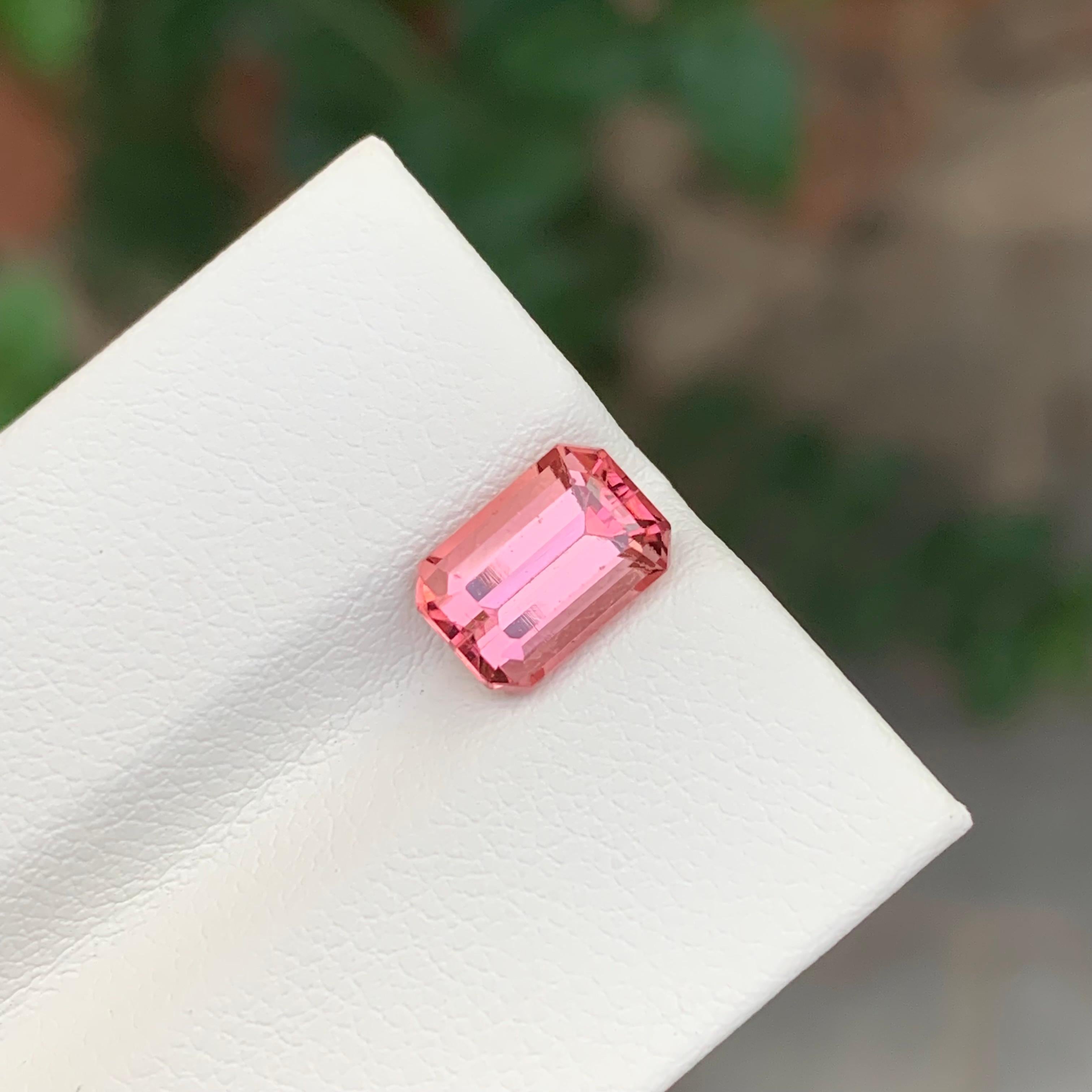 da uomo o donna Anello con tormalina rosa naturale sciolta da 2,35 carati in vendita