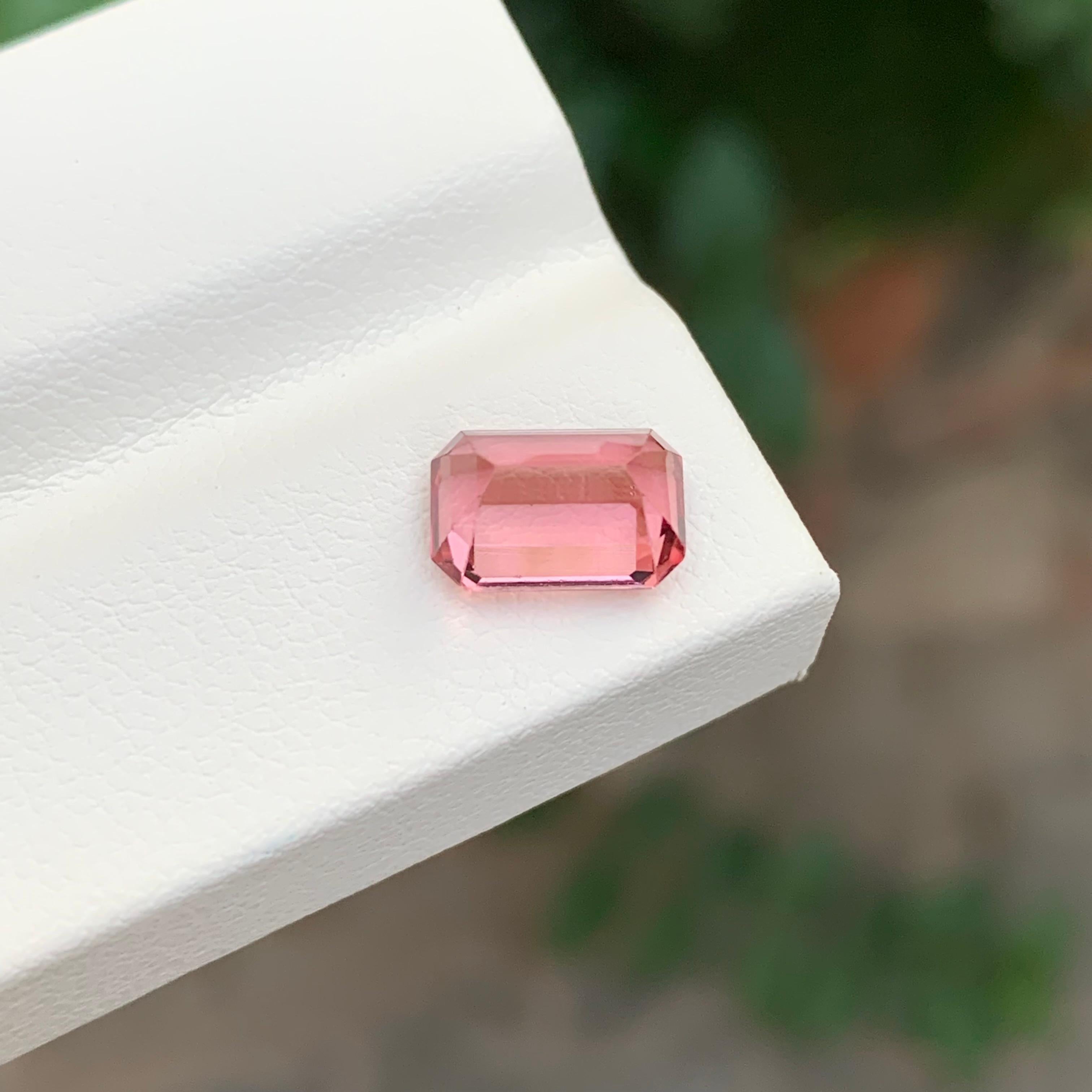 Anello con tormalina rosa naturale sciolta da 2,35 carati in vendita 2