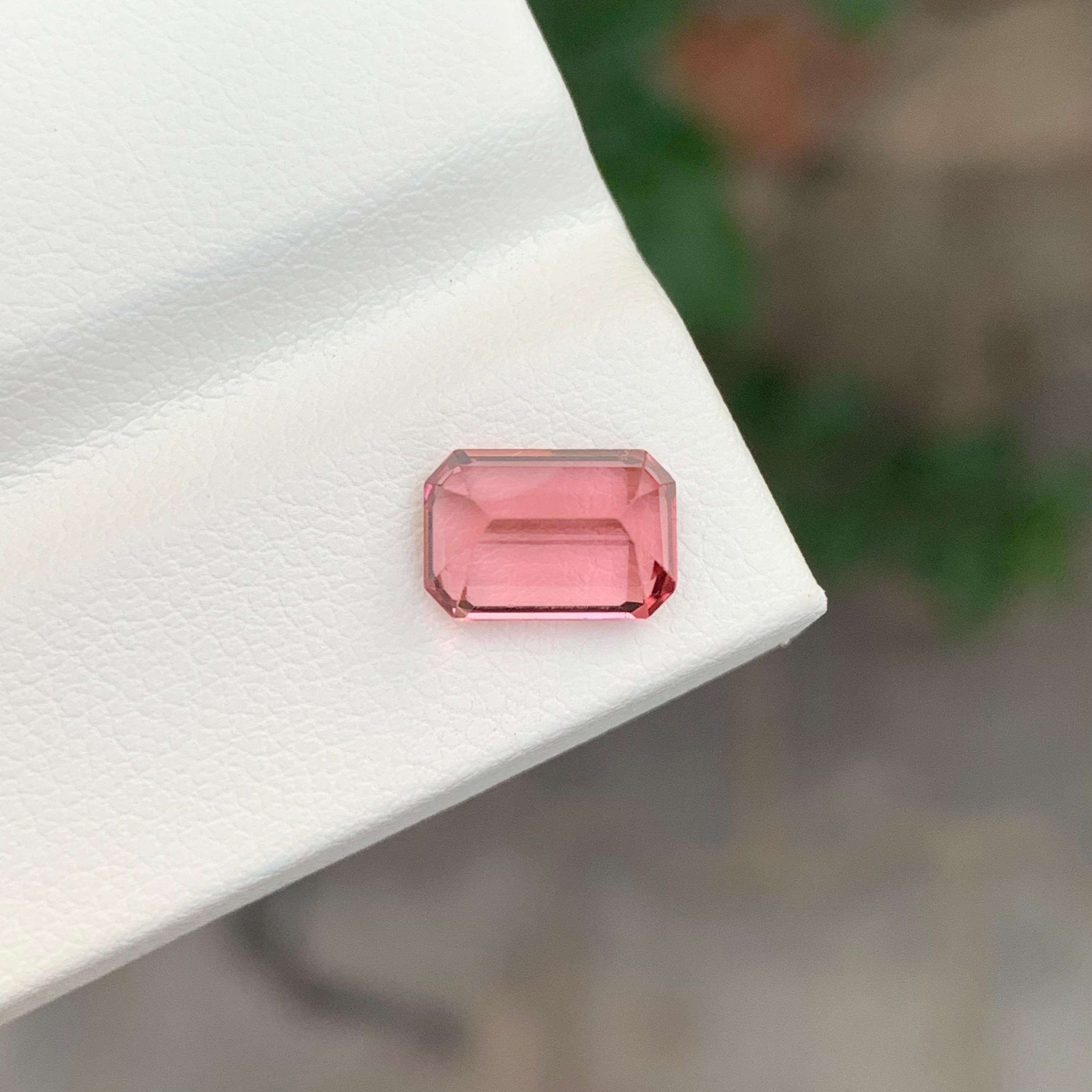 Anello con tormalina rosa naturale sciolta da 2,35 carati in vendita 3